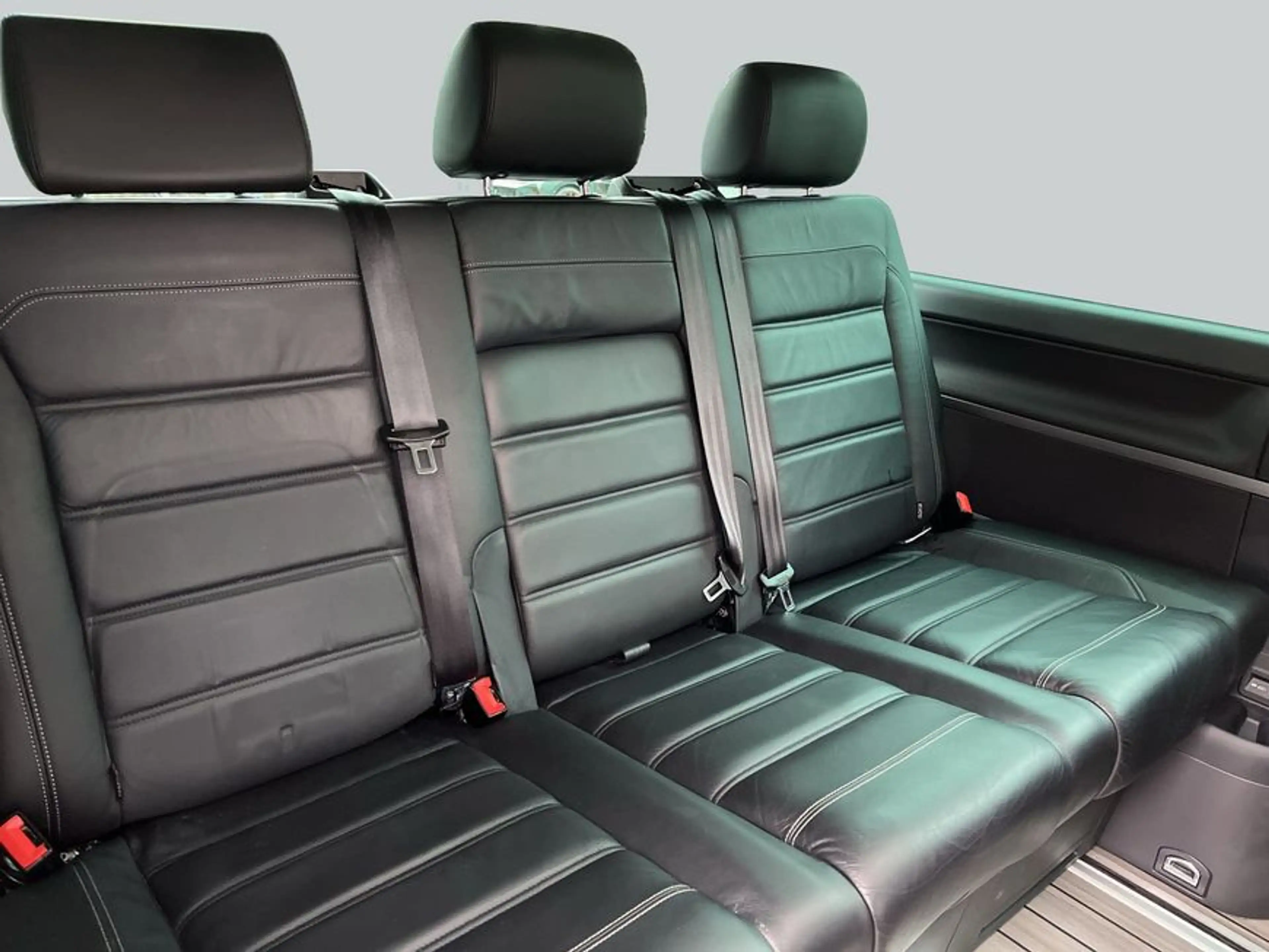 Volkswagen T6.1 Multivan T6.1 Multivan DSG Kurz 4Motion Generation Six — photo 15