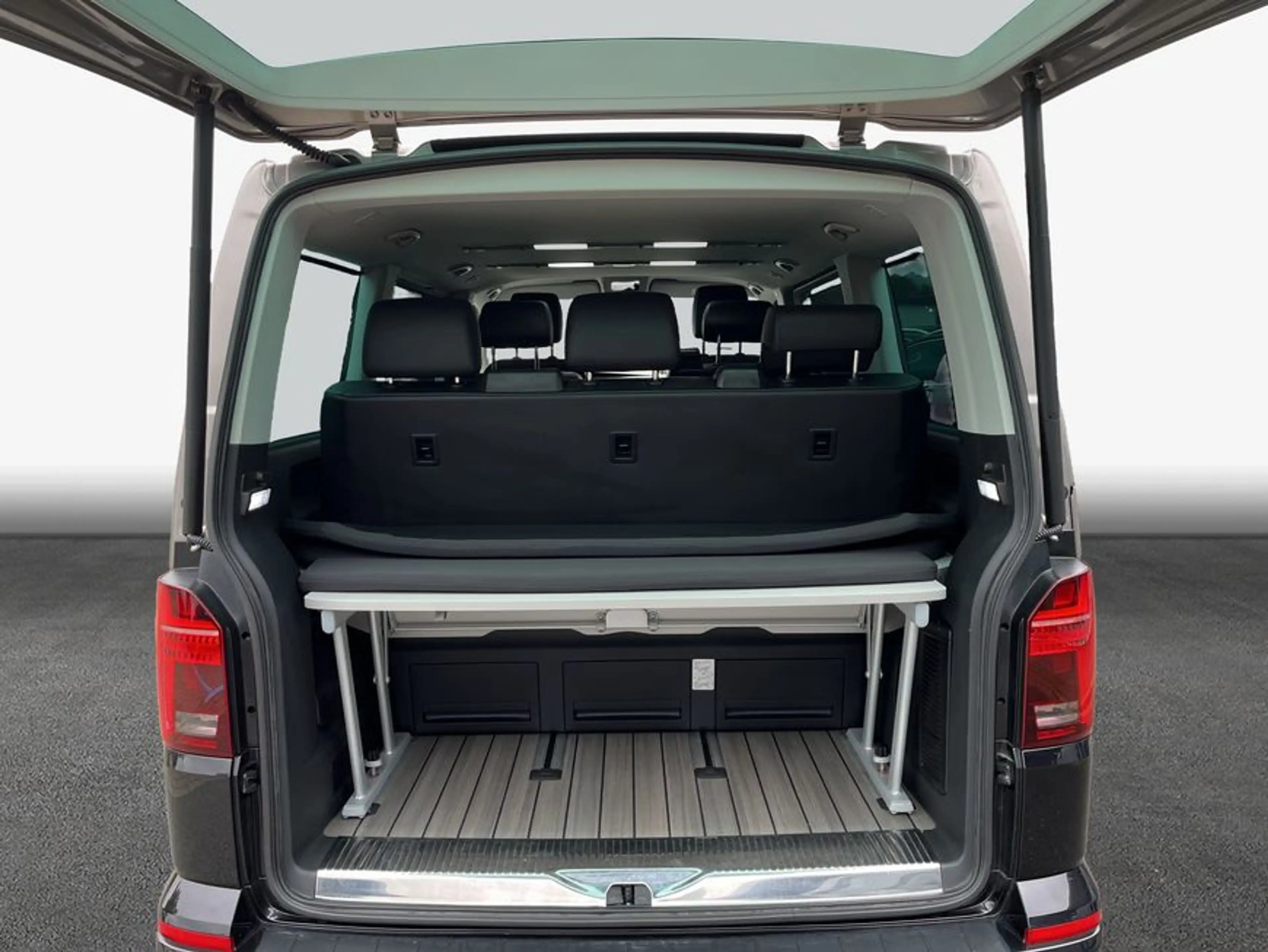 Volkswagen T6.1 Multivan T6.1 Multivan DSG Kurz 4Motion Generation Six — photo 8
