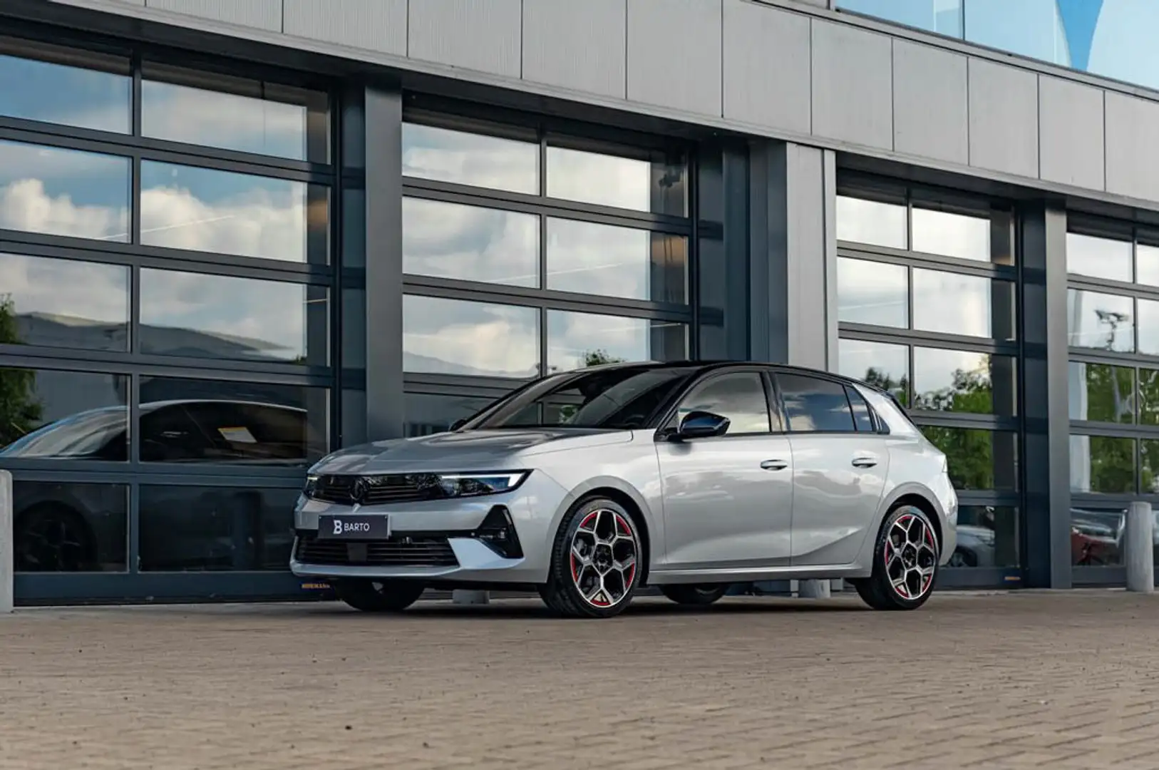 Opel Astra Ultimate | 130 PK AT | Pano dak | Alcantara | 3... Gris - 2