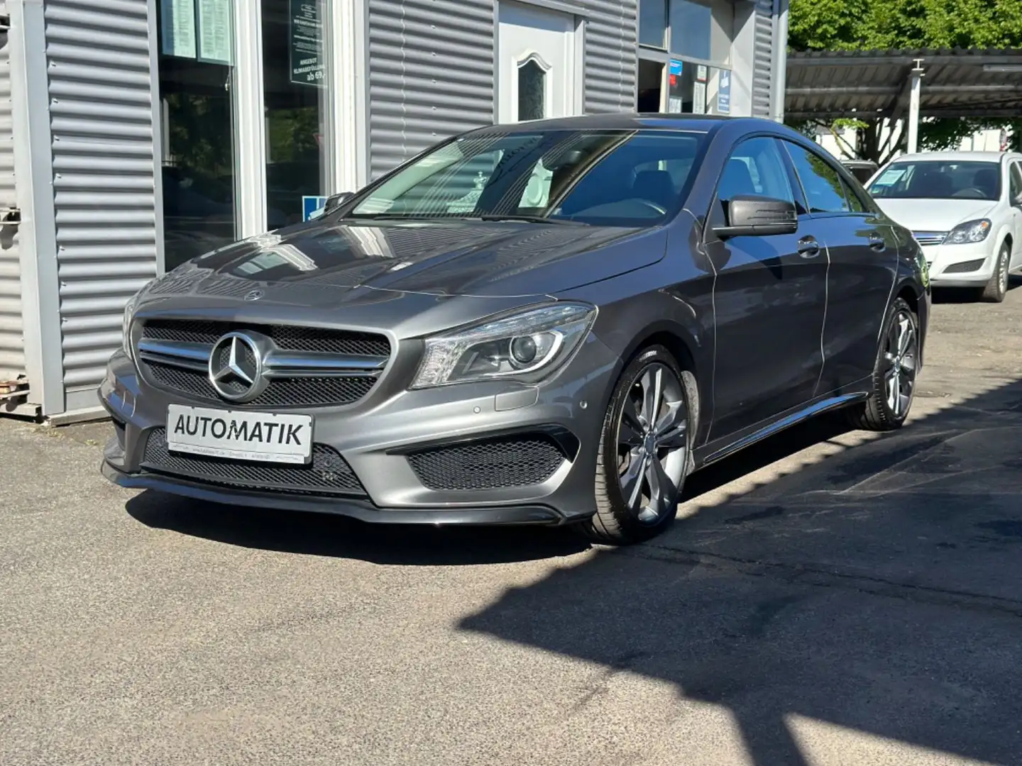 Mercedes-Benz CLA 220 CDI AUTOMATIK+NAVI+PDC Šedá - 1