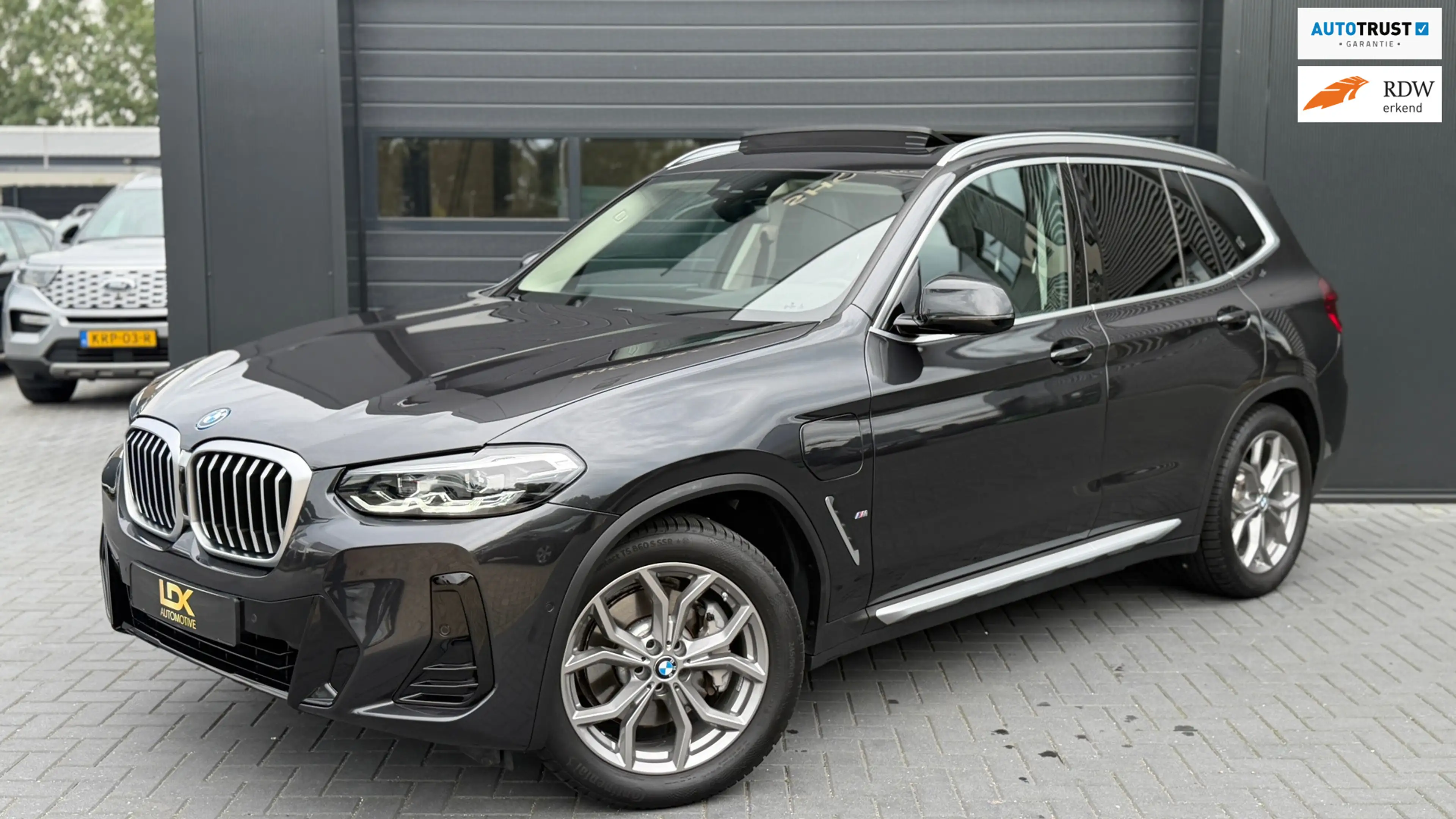 BMW X3 XDrive30e High Executive Pano|Trekhaak|Leder