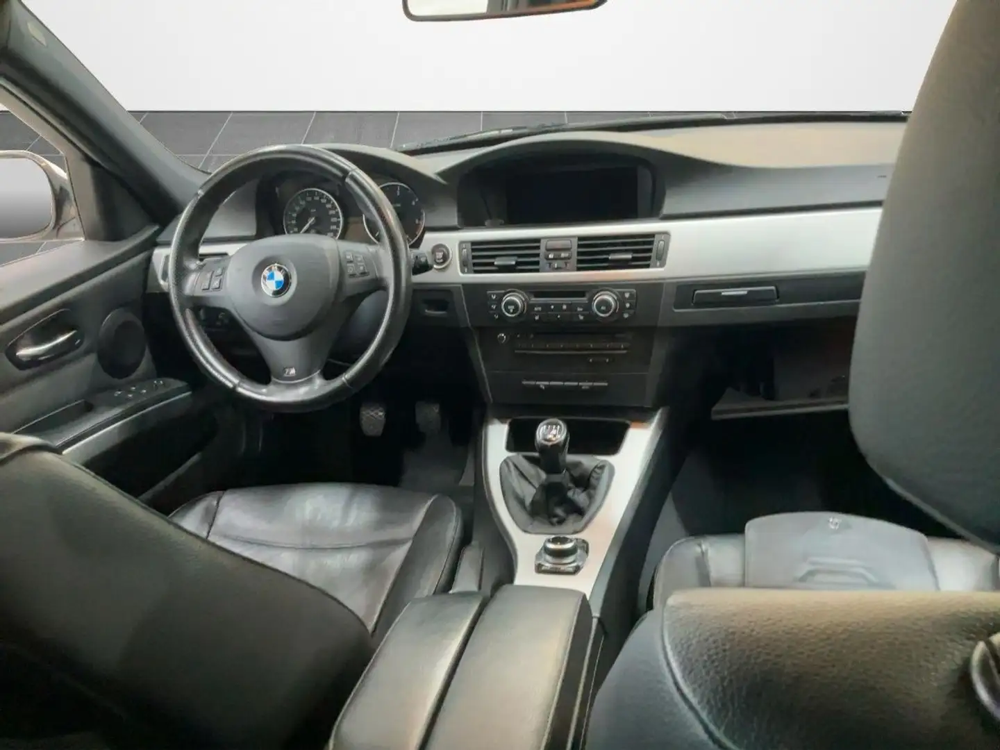 BMW 318 d Touring GARANTIE/LEDER/NAVI/SCHIEBEDACH/BT Weiß - 2