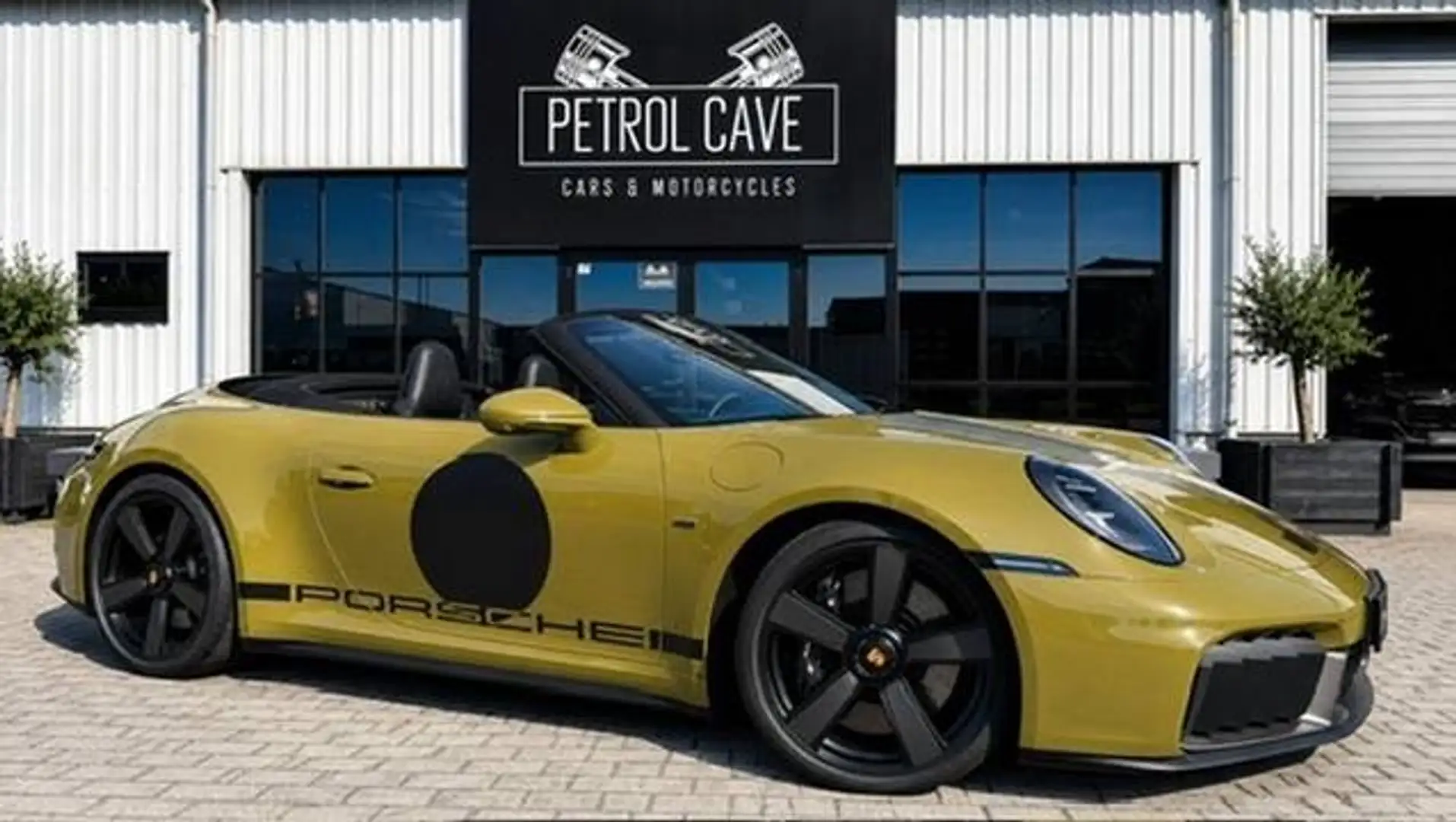 PORSCHE 911