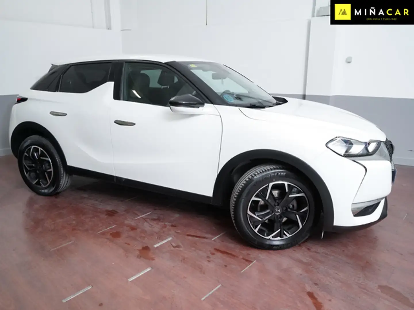 DS Automobiles DS 3 Crossback BlueHDi Be Chic 100 White - 2