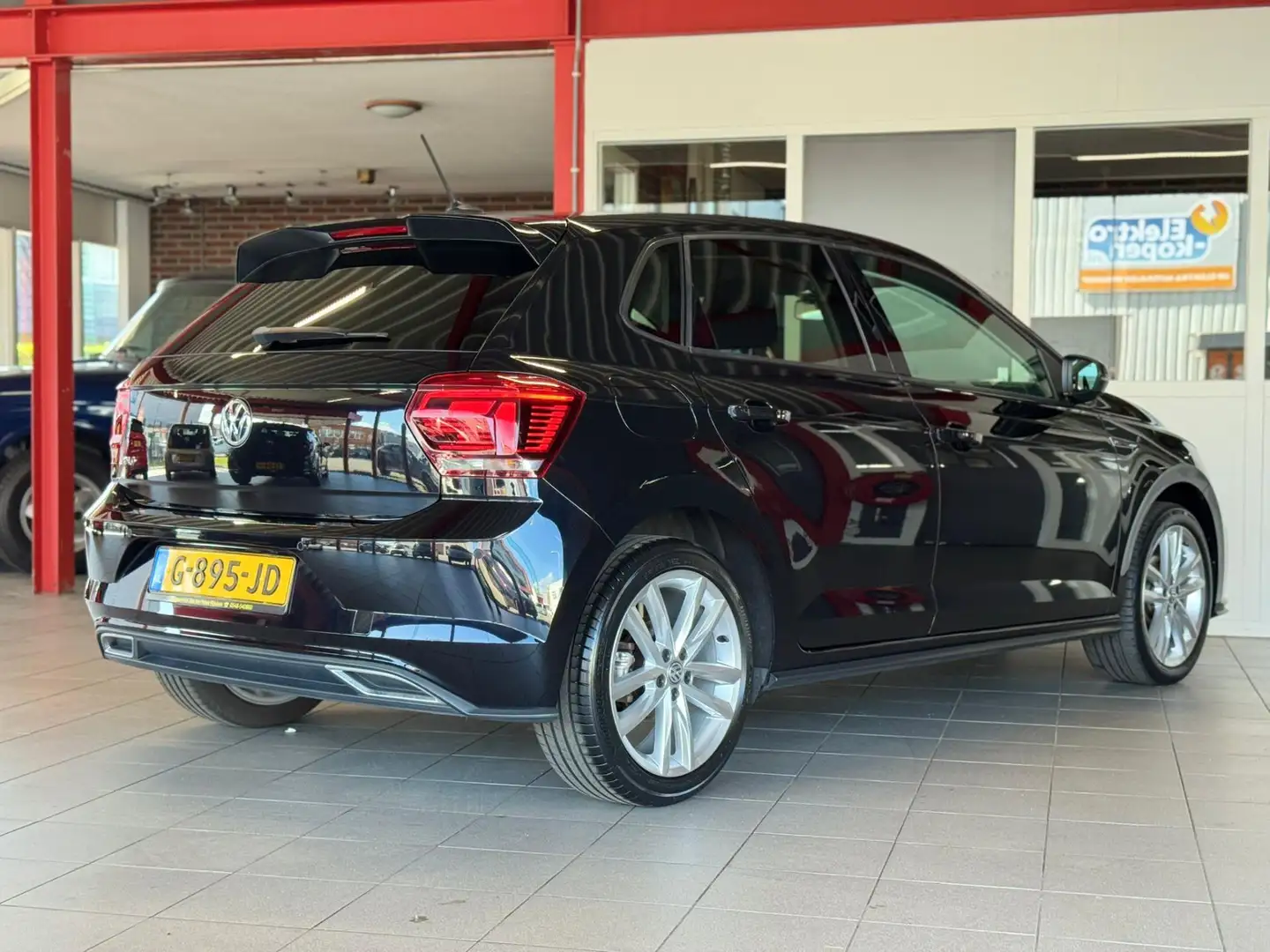 Volkswagen Polo 1.0 TSI Highline Business R*R-Line*116PK*6-Versnel Zwart - 2