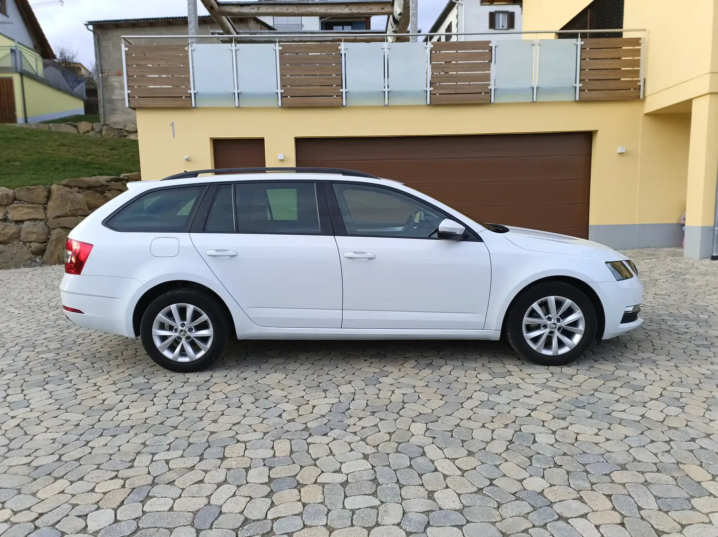 Skoda Octavia Octavia Combi 1.4 TSI Weiß - 1