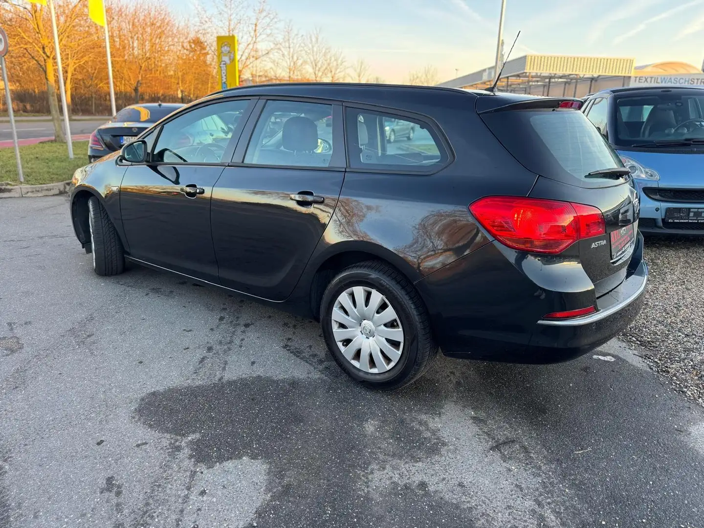 Opel Astra Selection Schwarz - 2