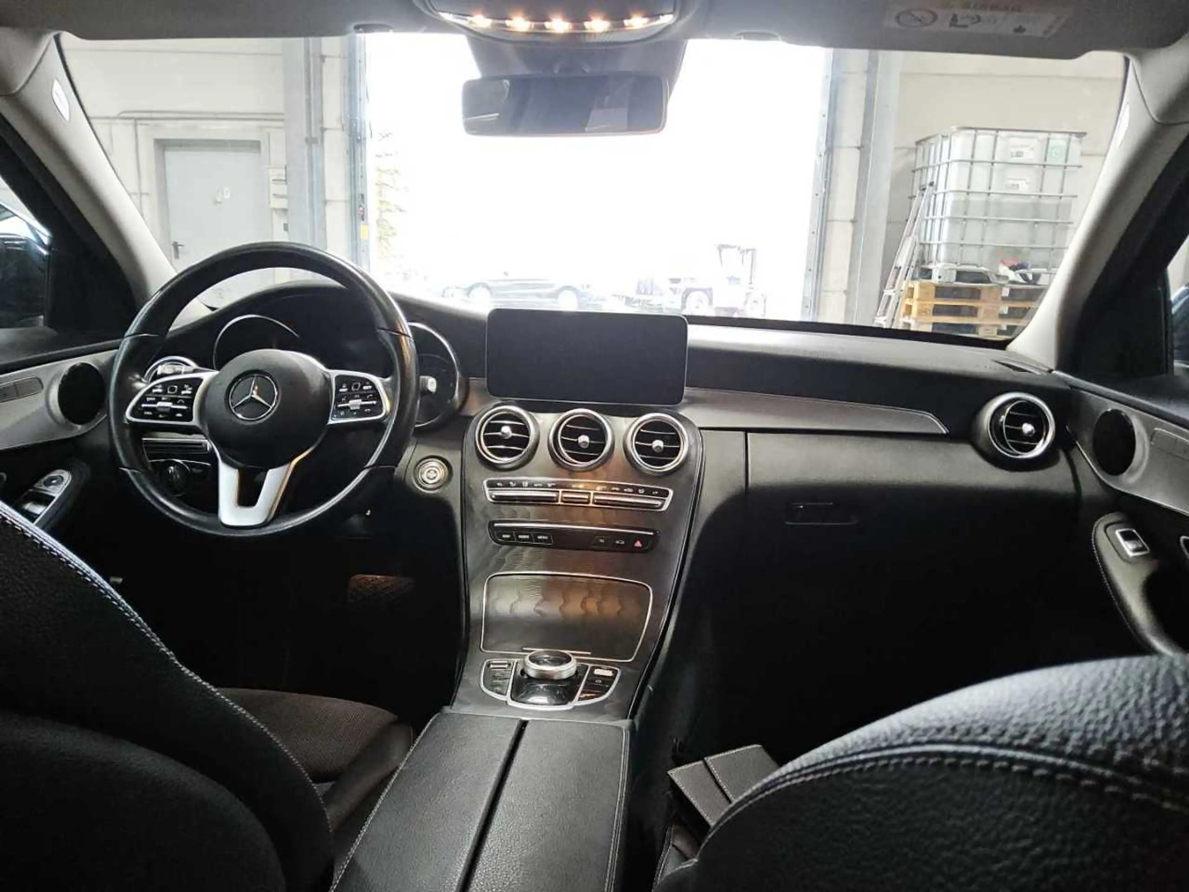 Mercedes-Benz C 300 RADIO TEMPO MFL AHK ACC NAVI KLIMAAUT EL.SITZE — photo 7