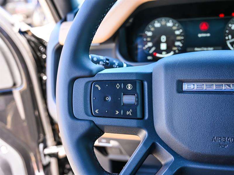 2026 Land Rover Defender 110 P500 X-Dynamic SE thumb 22