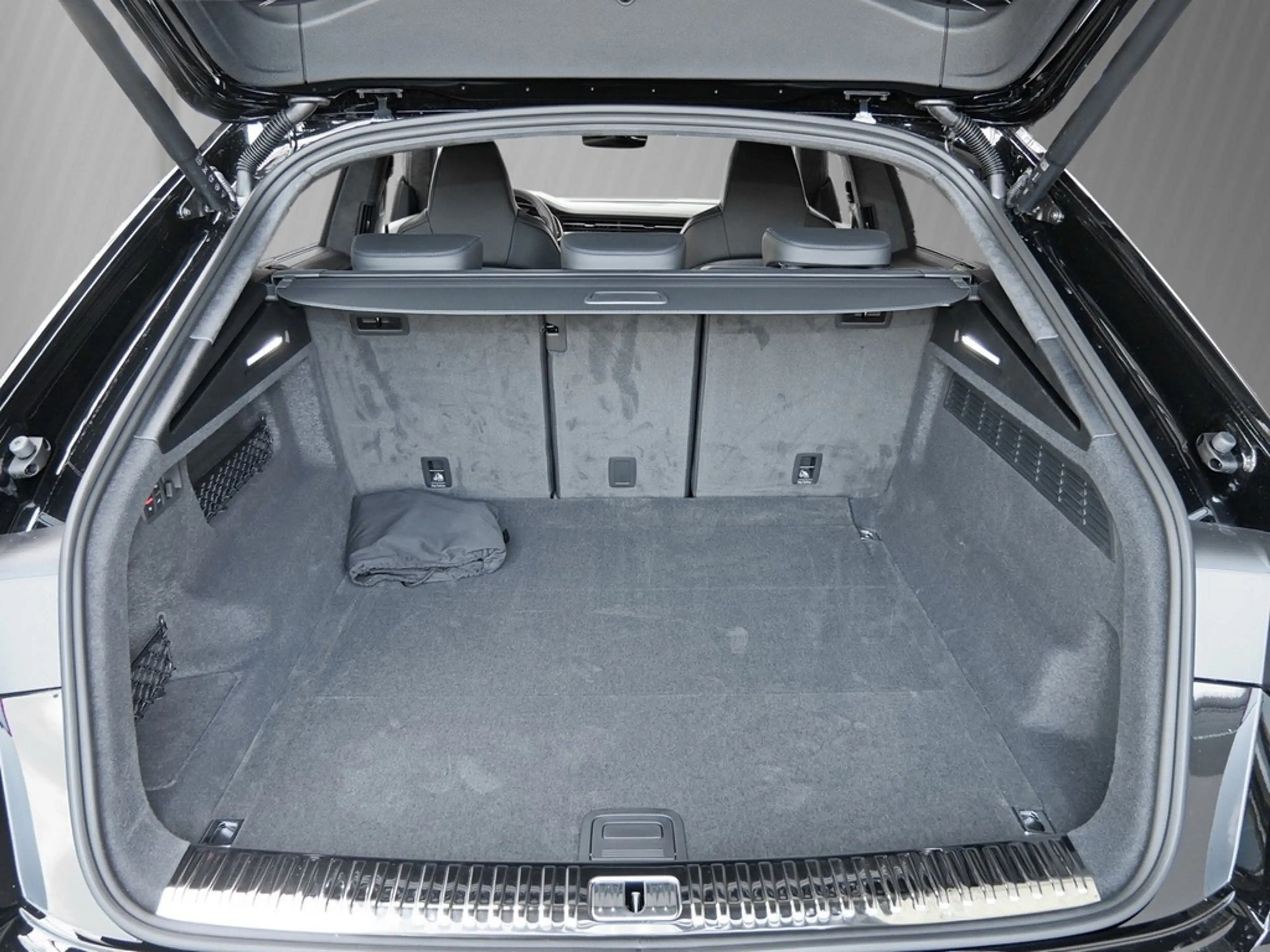 Audi RS Q8 UPE br. 209.685,- SUV performance quattro tiptr... — photo 6