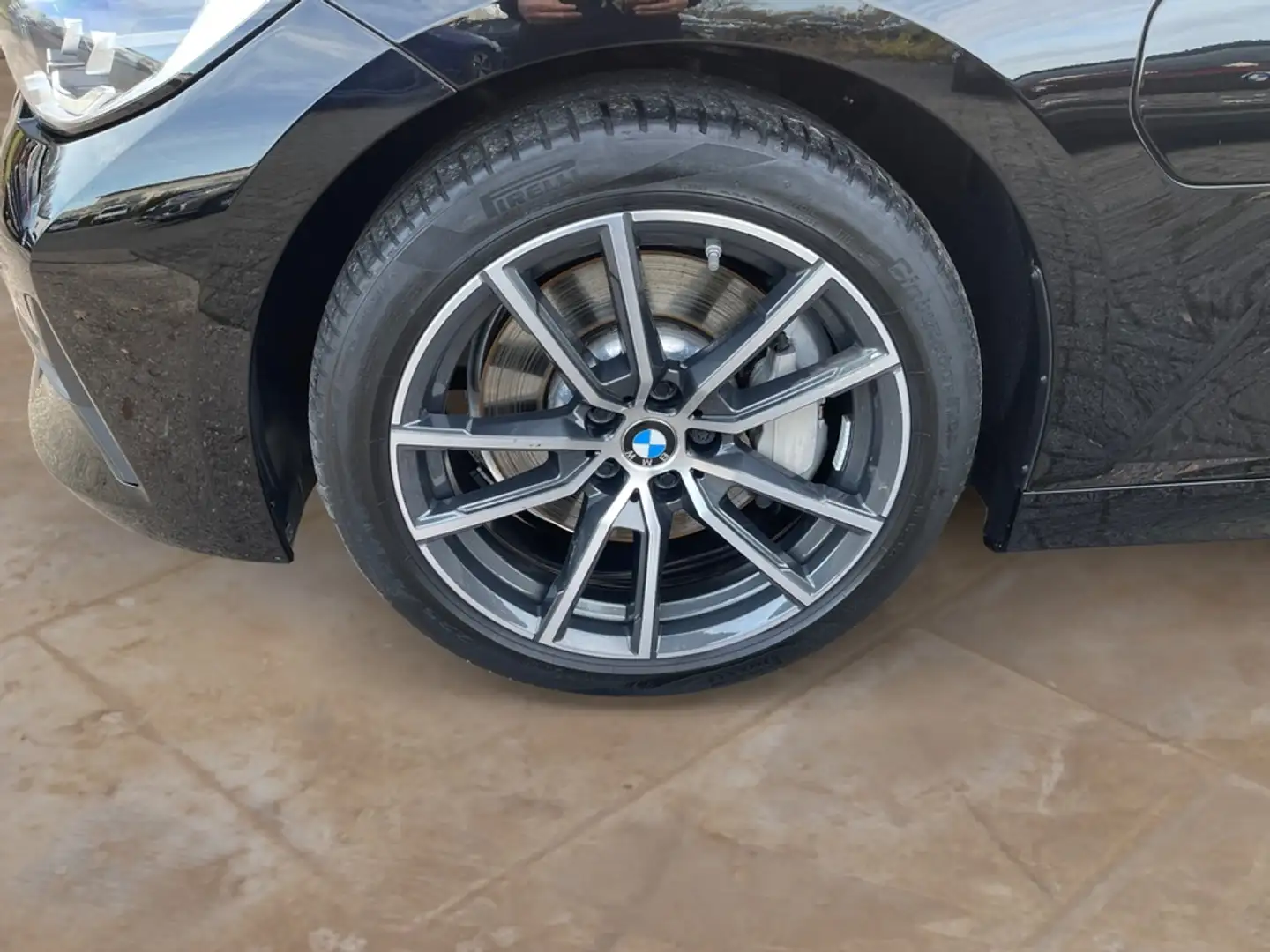 BMW 330 e Sport Line + GARANTIE Schwarz - 2