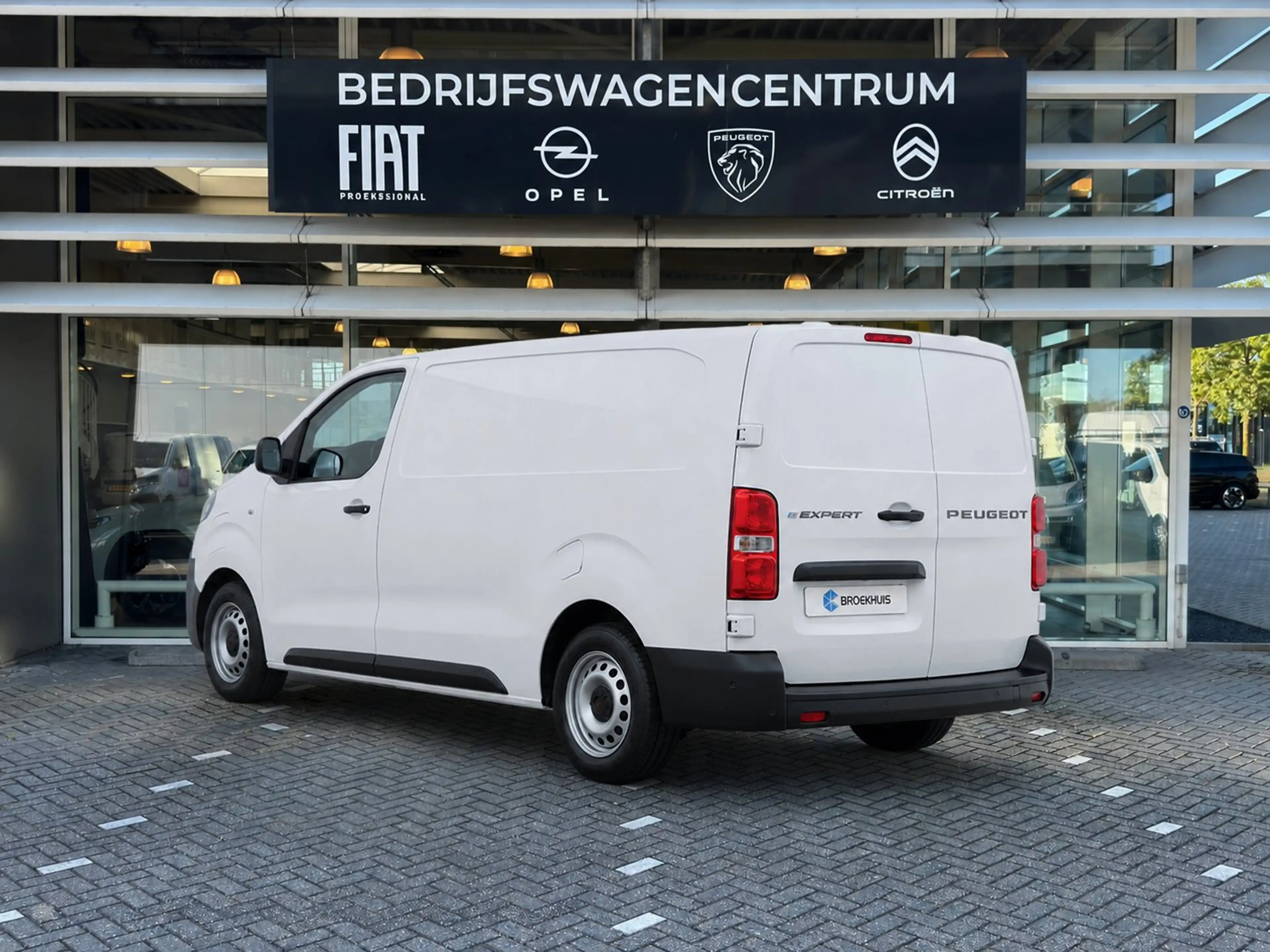 Peugeot e-Expert EV L3 75 kWh | Achteruitrijcamera | Cruise control — photo 6