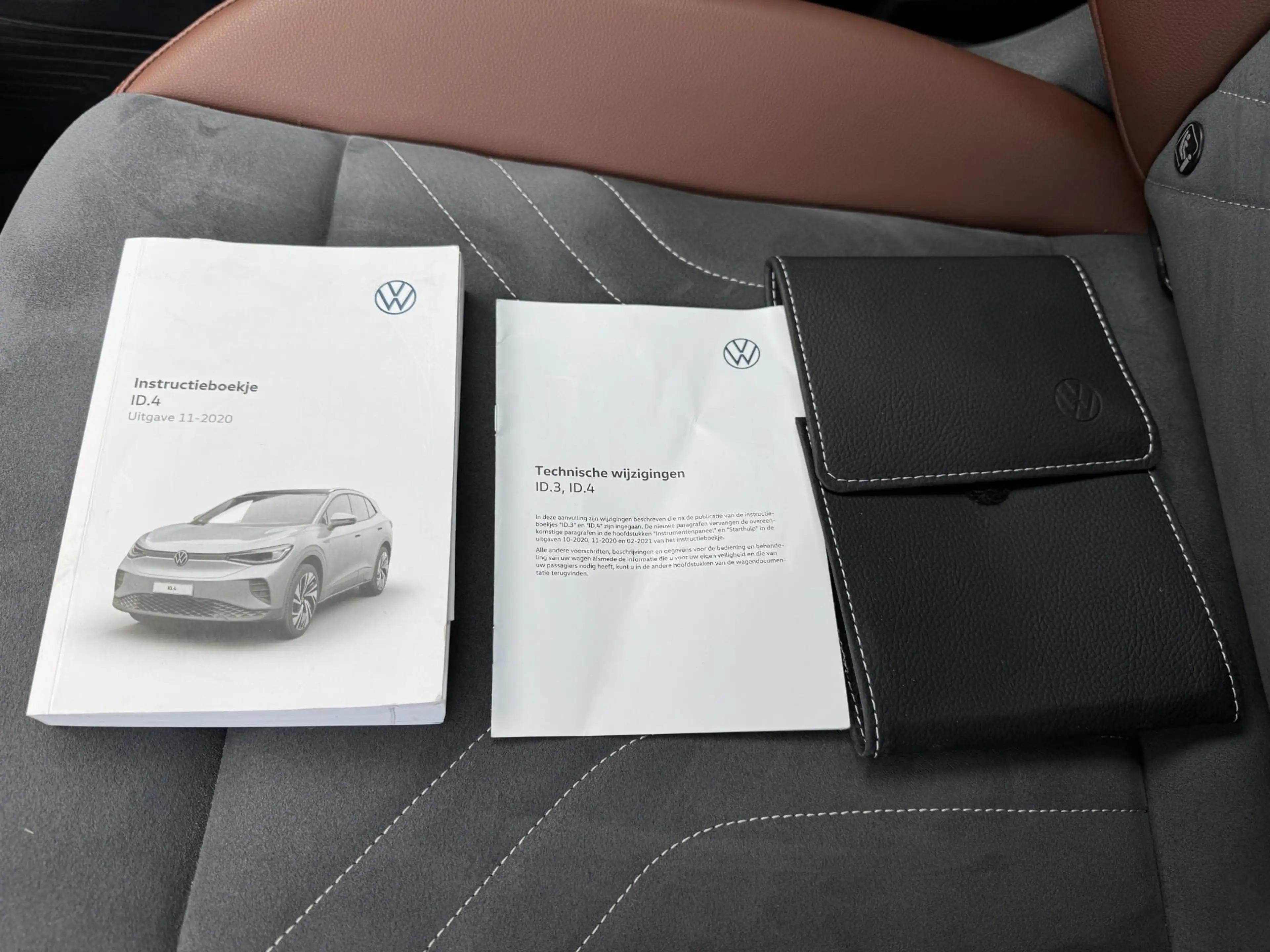 Volkswagen ID.4 First 77 kWh / SOH 94 % / Long Range — photo 11