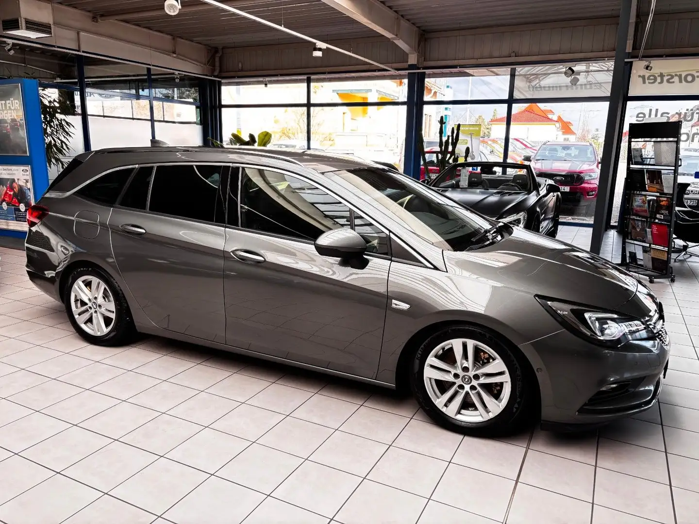Opel Astra K Sports Tourer 1.6 BiTurbo*LED*Navi*DAB* Gris - 2