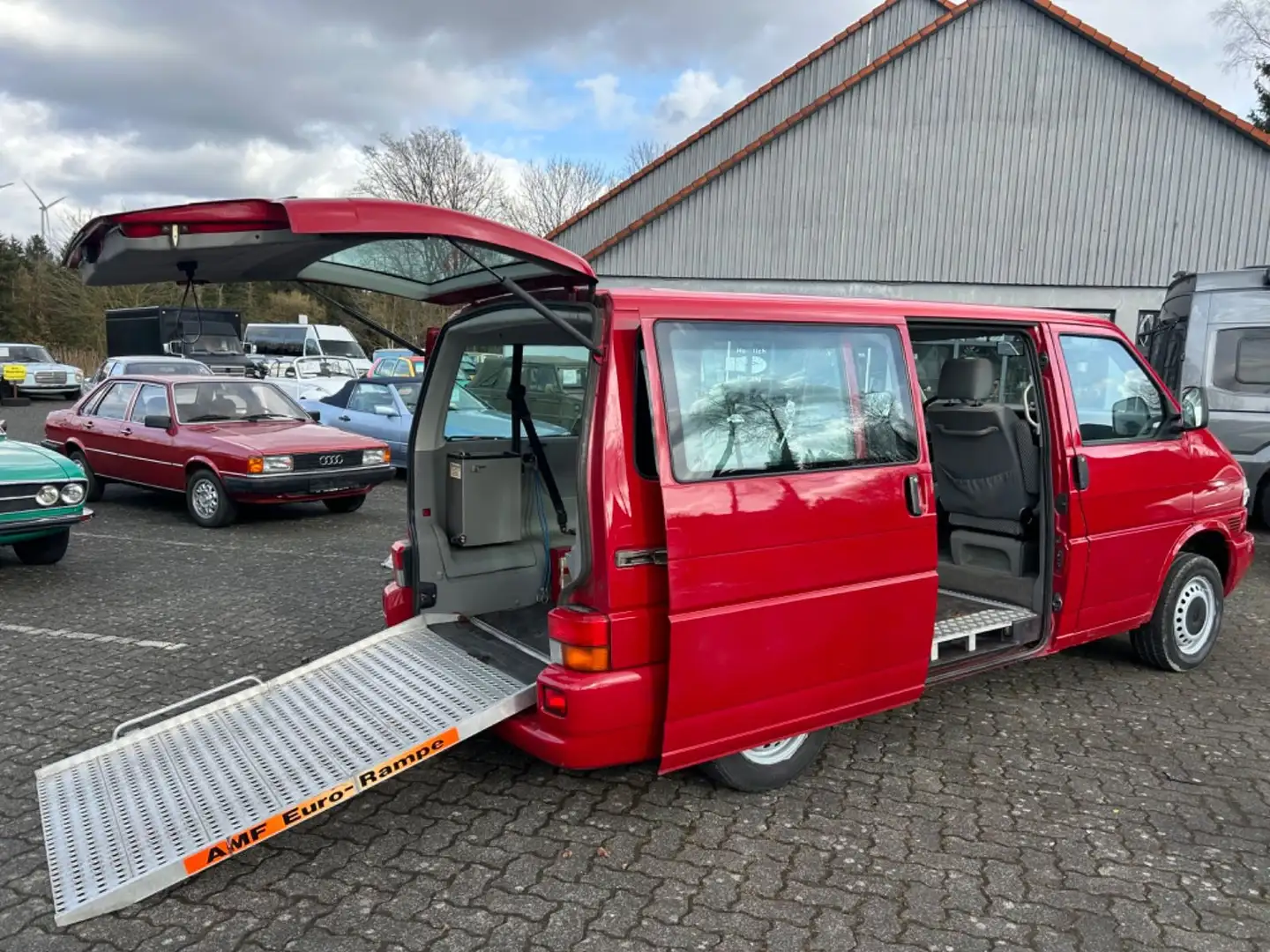 Volkswagen T4 Kombi /Behinderten-Umbau/Rampe/2xSchiebetür Красный - 1