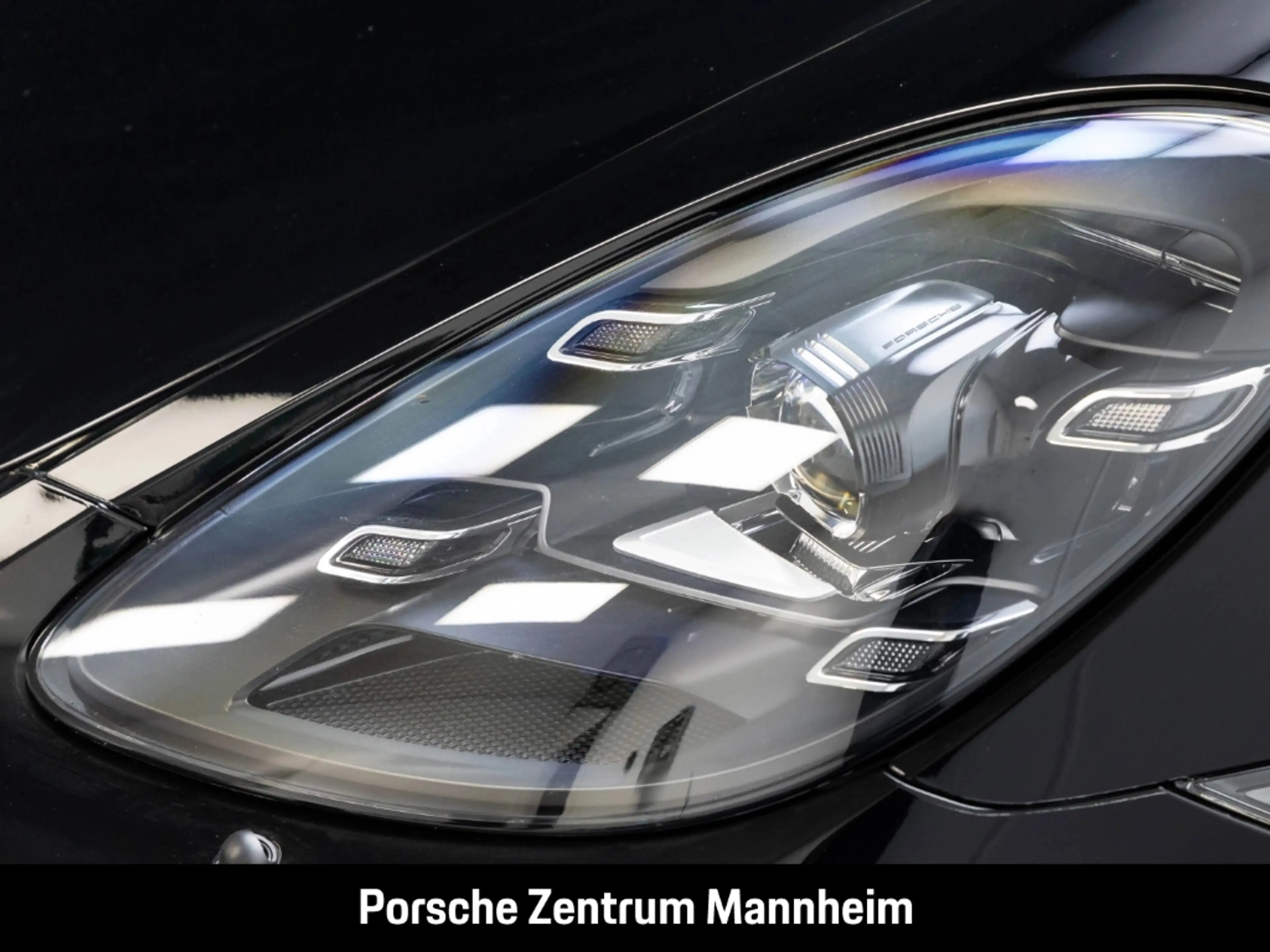 Porsche Cayman 718 GT4 — photo 13