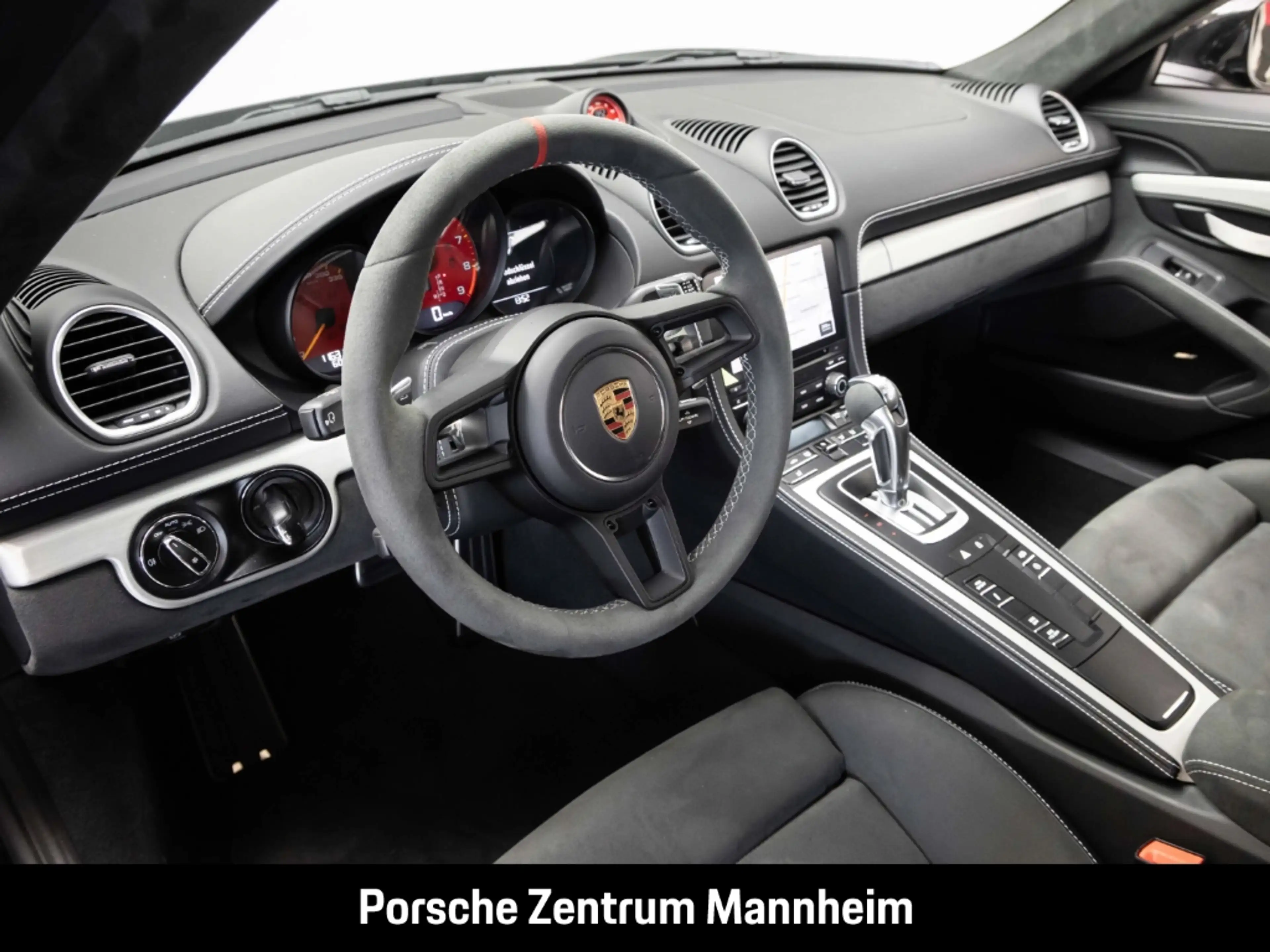 Porsche Cayman 718 GT4 — photo 4