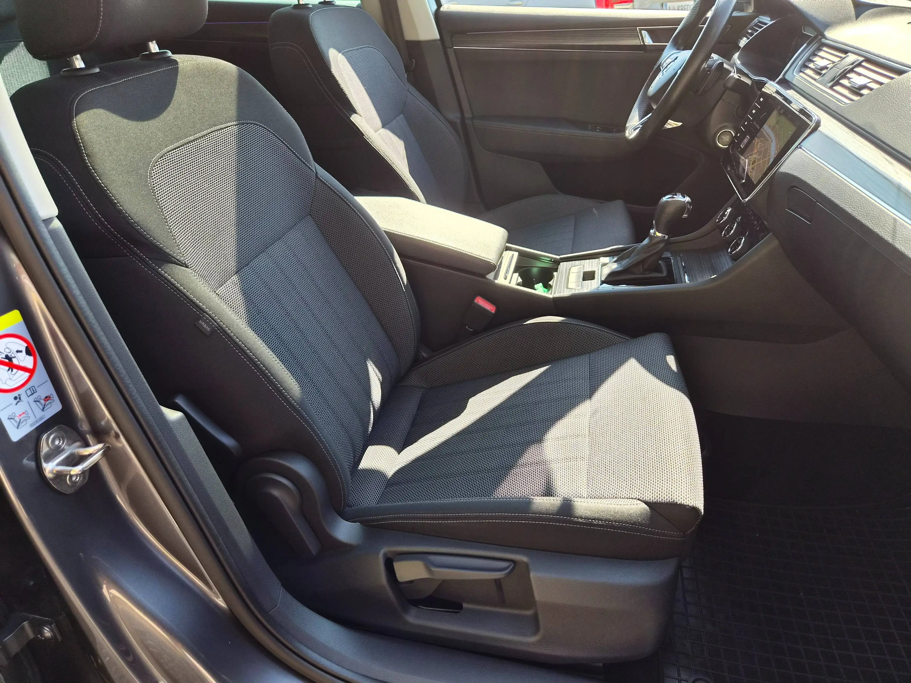 Skoda Superb Style 2,0 TDI DSG — photo 11