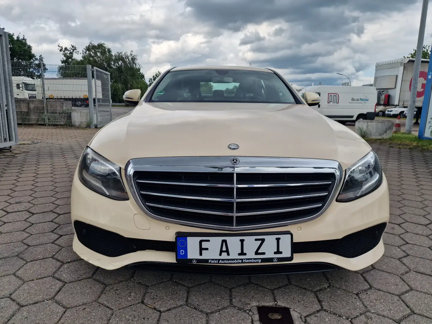 Mercedes-Benz E 200 d 9G-TRONIC Automatik Euro6 Modell 2019 Kamera Beige - 2