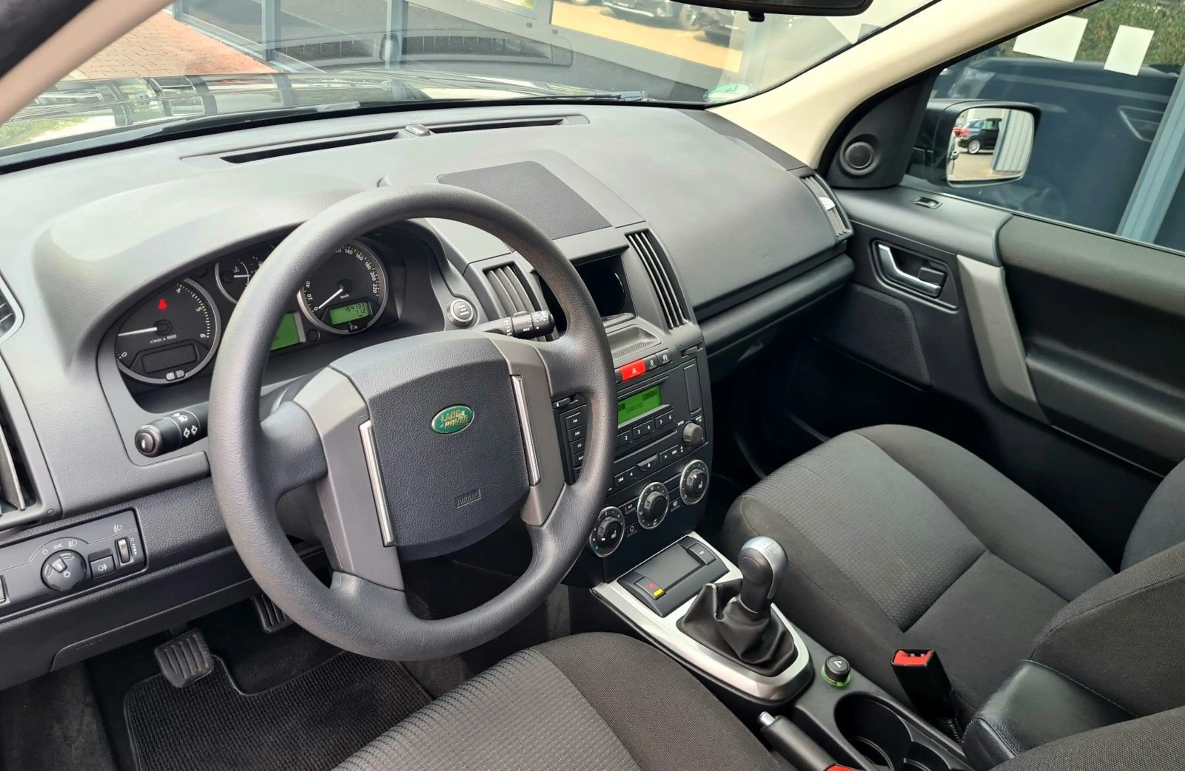 Land Rover Freelander 2 XE 2.2D - A/C MANUAL - SHZ - 1.HAND — photo 10