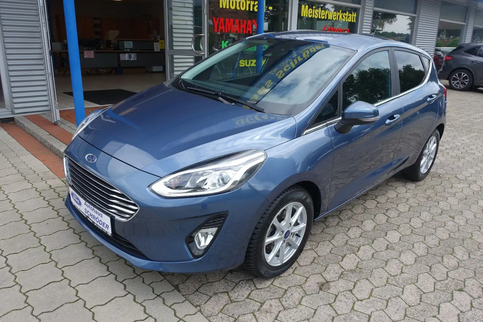 Ford Fiesta Titanium Blau - 2