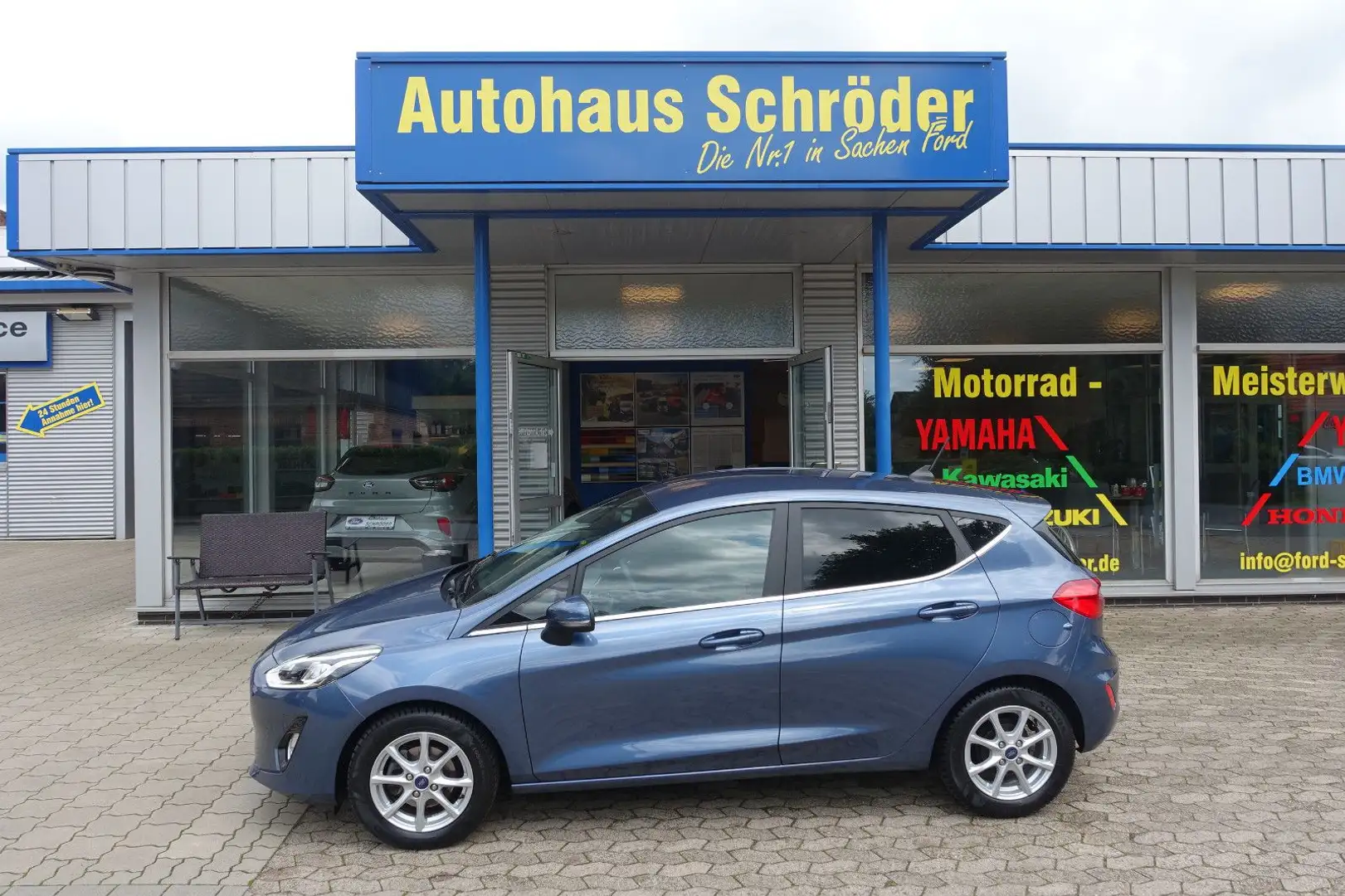Ford Fiesta Titanium Blau - 1