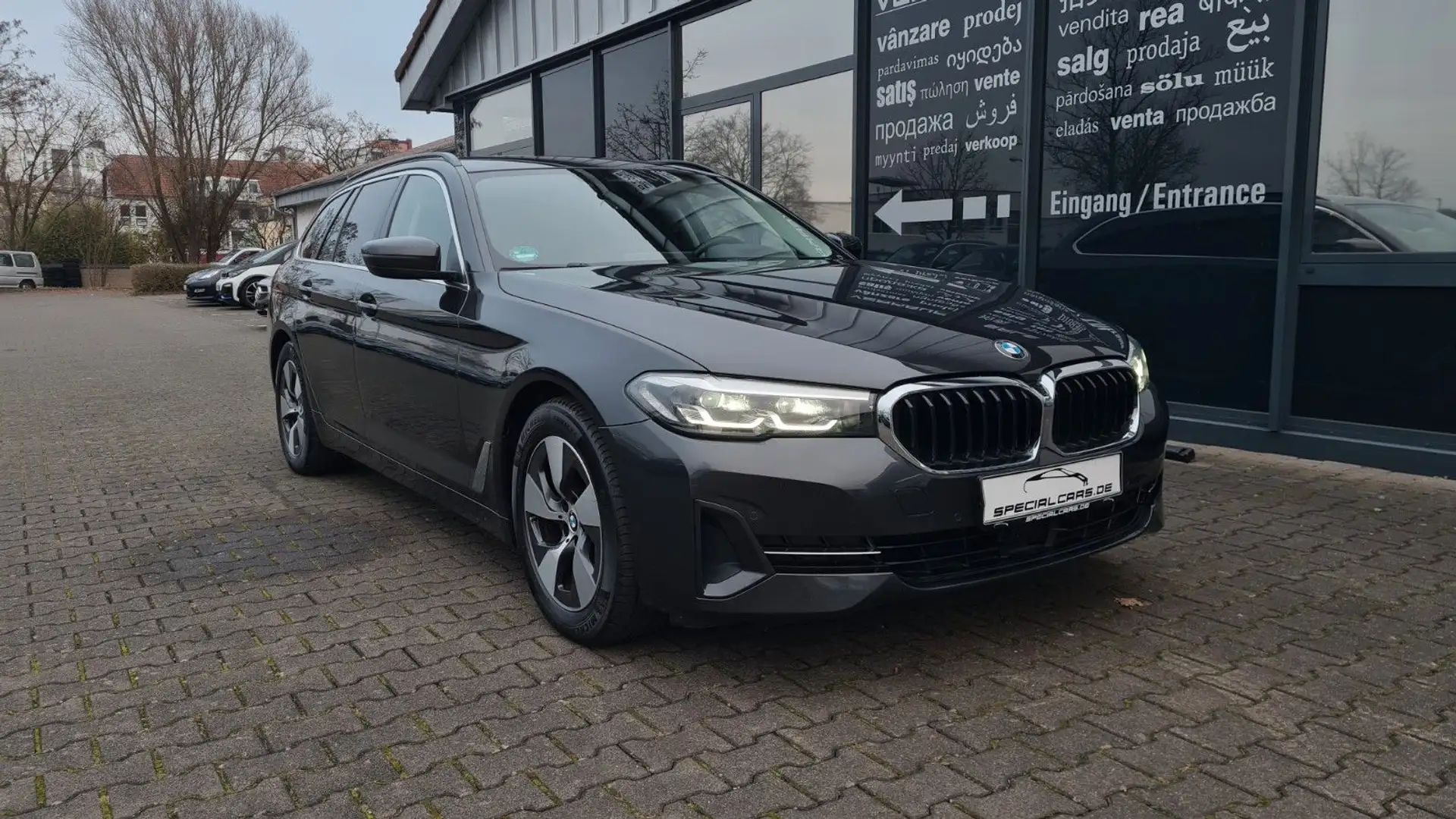 BMW 520 d T - ASSISTS - SpSitze - 8 x ALU Grau - 1