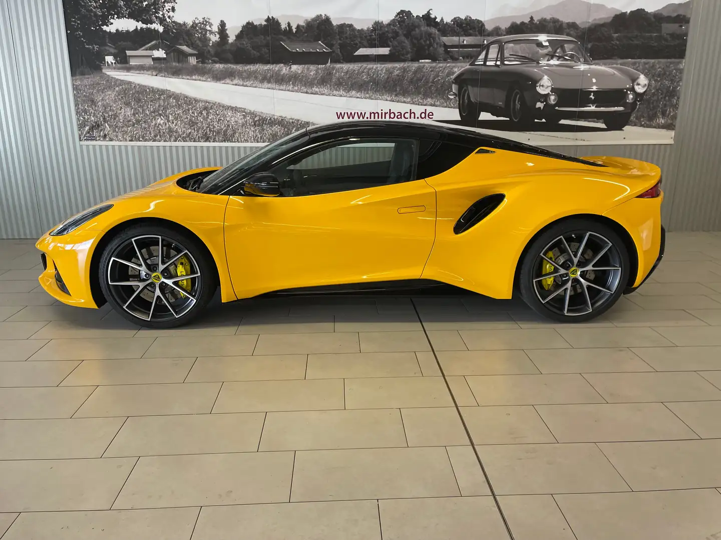 Lotus Emira V6 First Edition Geel - 1