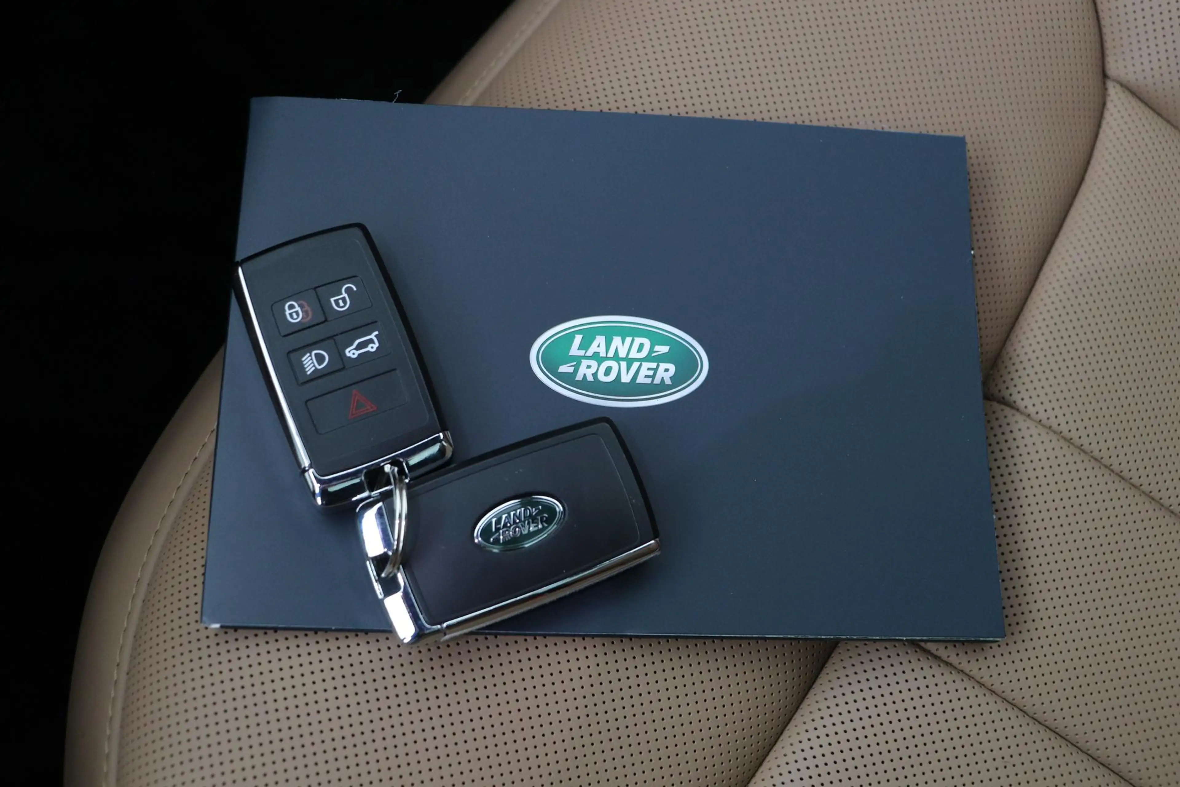 Land Rover Range Rover P550e Autobiography | Meridian Signature | 23 Inch — photo 18