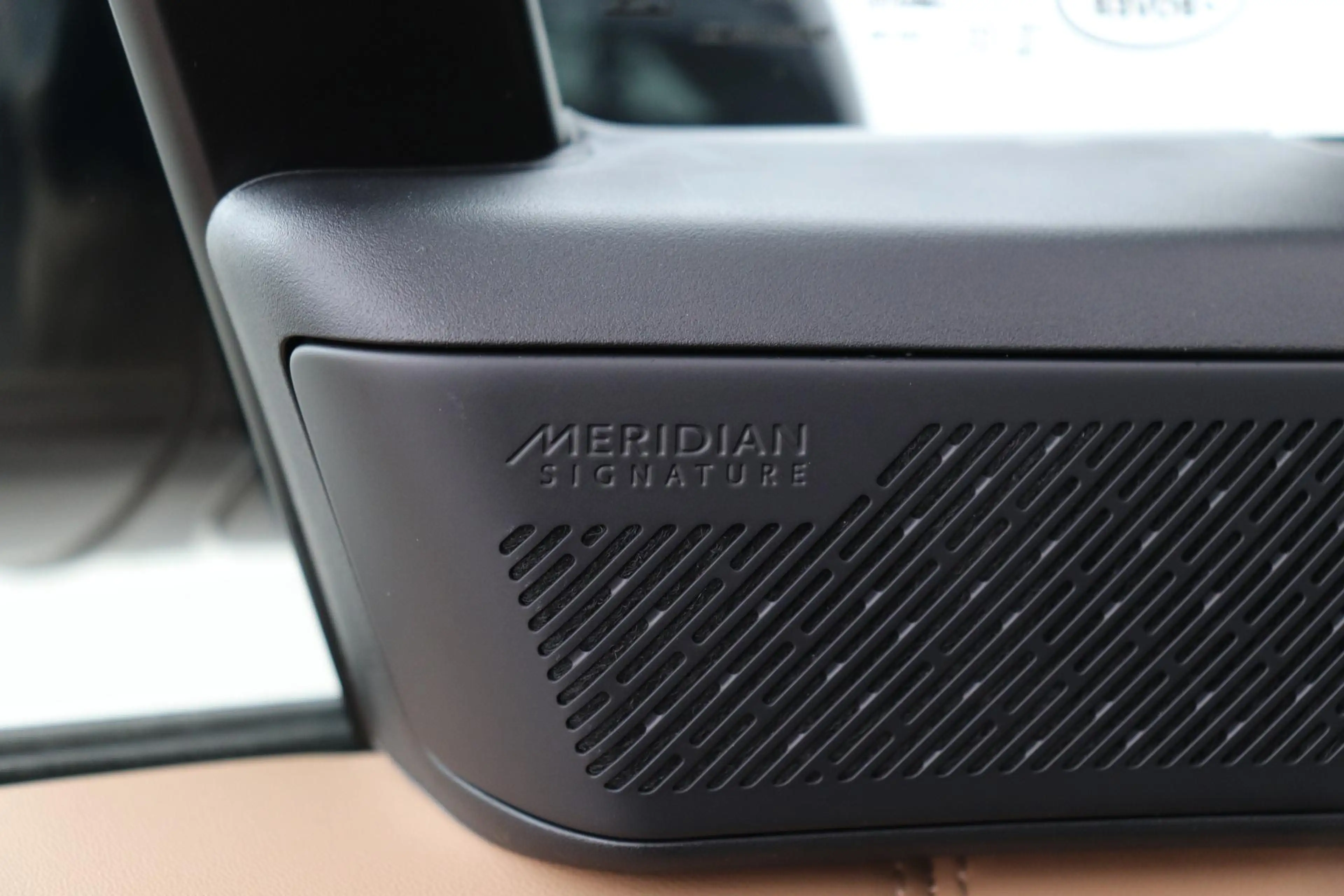 Land Rover Range Rover P550e Autobiography | Meridian Signature | 23 Inch — photo 14