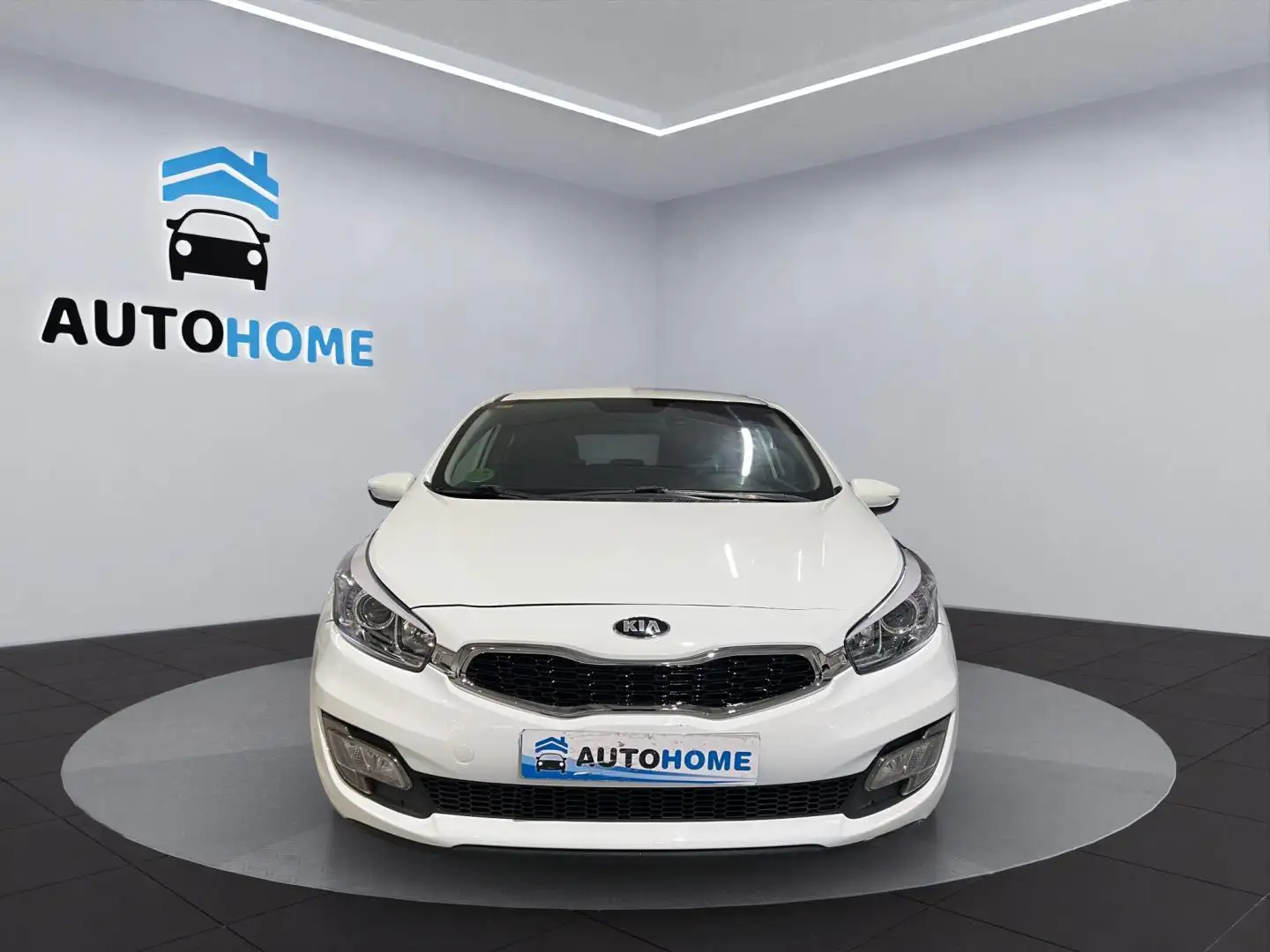 Kia 1.4 CVVT 100cv Concept Білий - 2