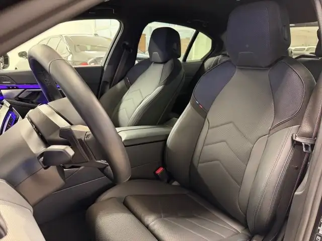 BMW 520 d xDrive Limousine G60 B47 Ansicht 14