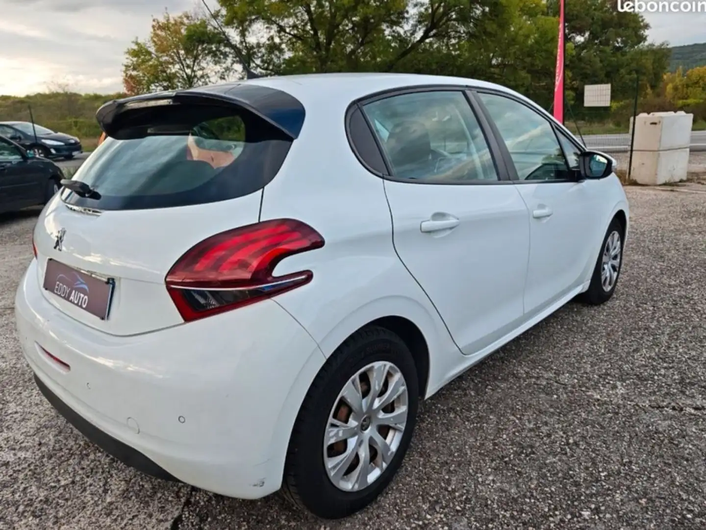 Peugeot 208 1.6 hdi Blanc - 2