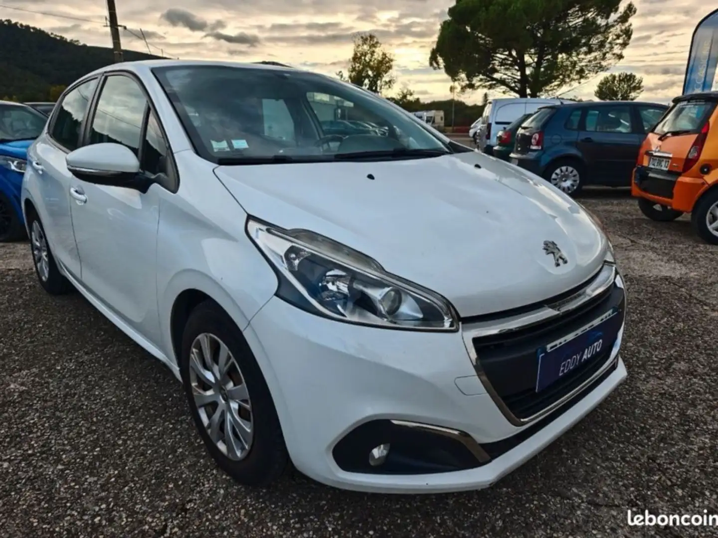 Peugeot 208 1.6 hdi Blanc - 1
