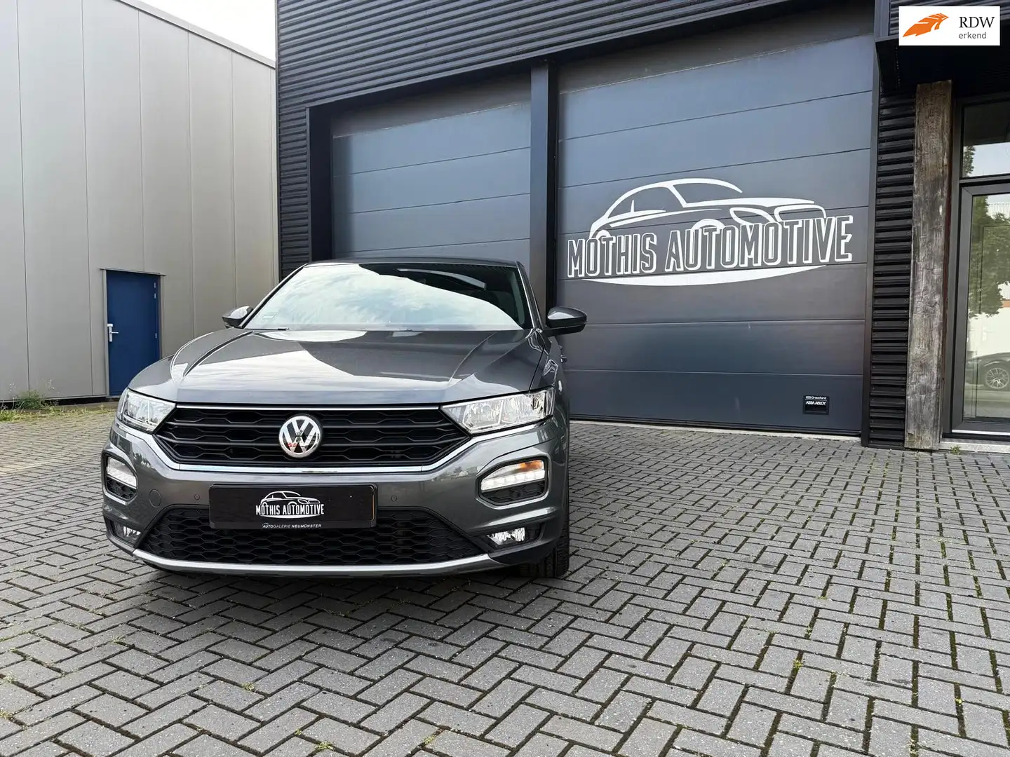 Volkswagen T-Roc 1.5 TSI Sport Grau - 1