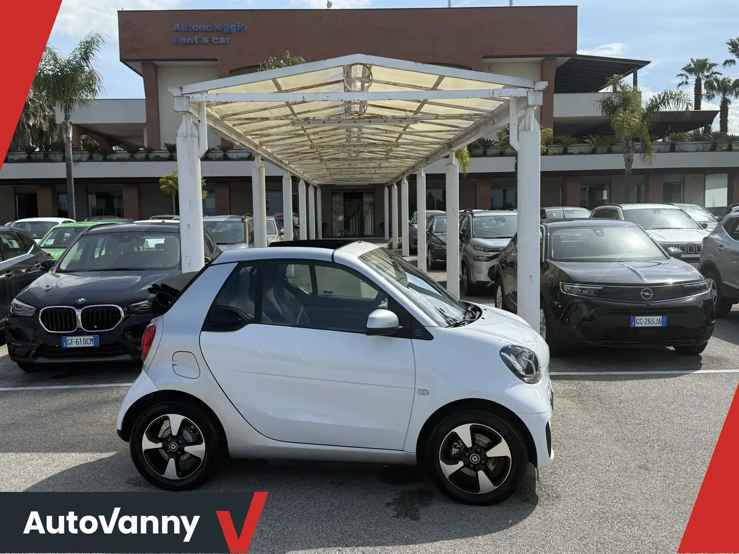 smart forTwo Cabrio eq Passion Bianco - 1