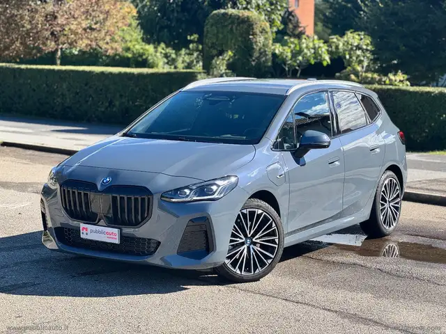 BMW 225