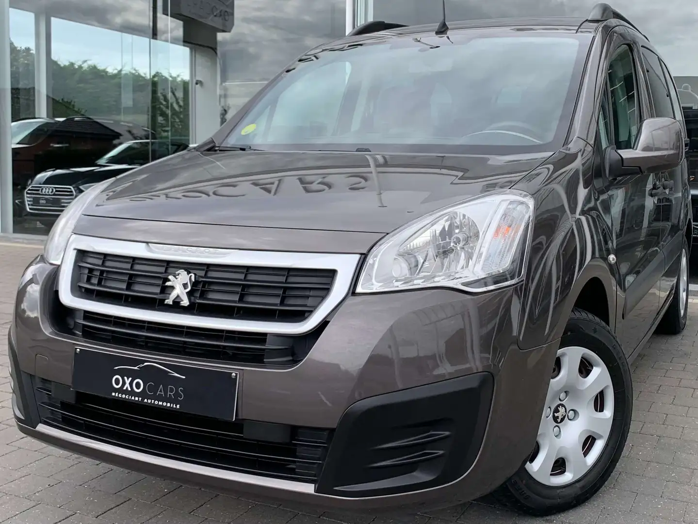Peugeot Partner 1.6HDI Tepee / Boite Auto / Gps / Airco / PDC Grau - 1