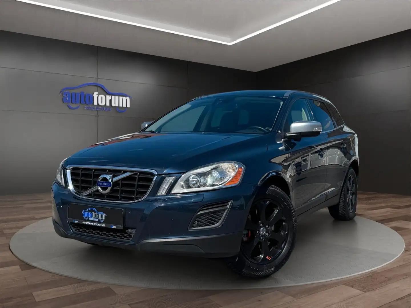 Volvo XC60 Summum AWD AHK°BI-XENON°NAVI°MEMORY°LEDER Blau - 1