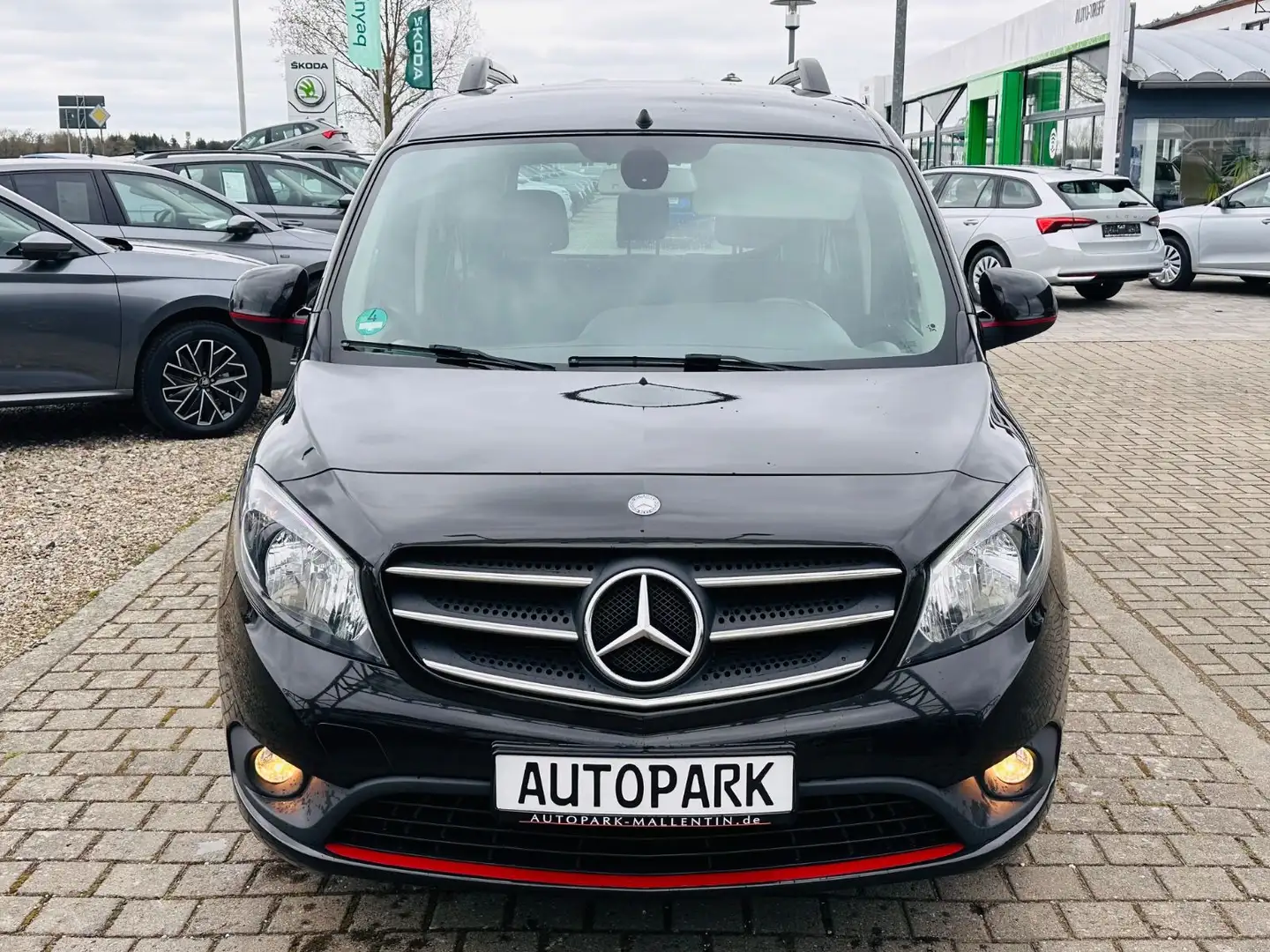 Mercedes-Benz Citan Kombi 111 CDI lang Tourer Edition *TAXI* Negro - 2