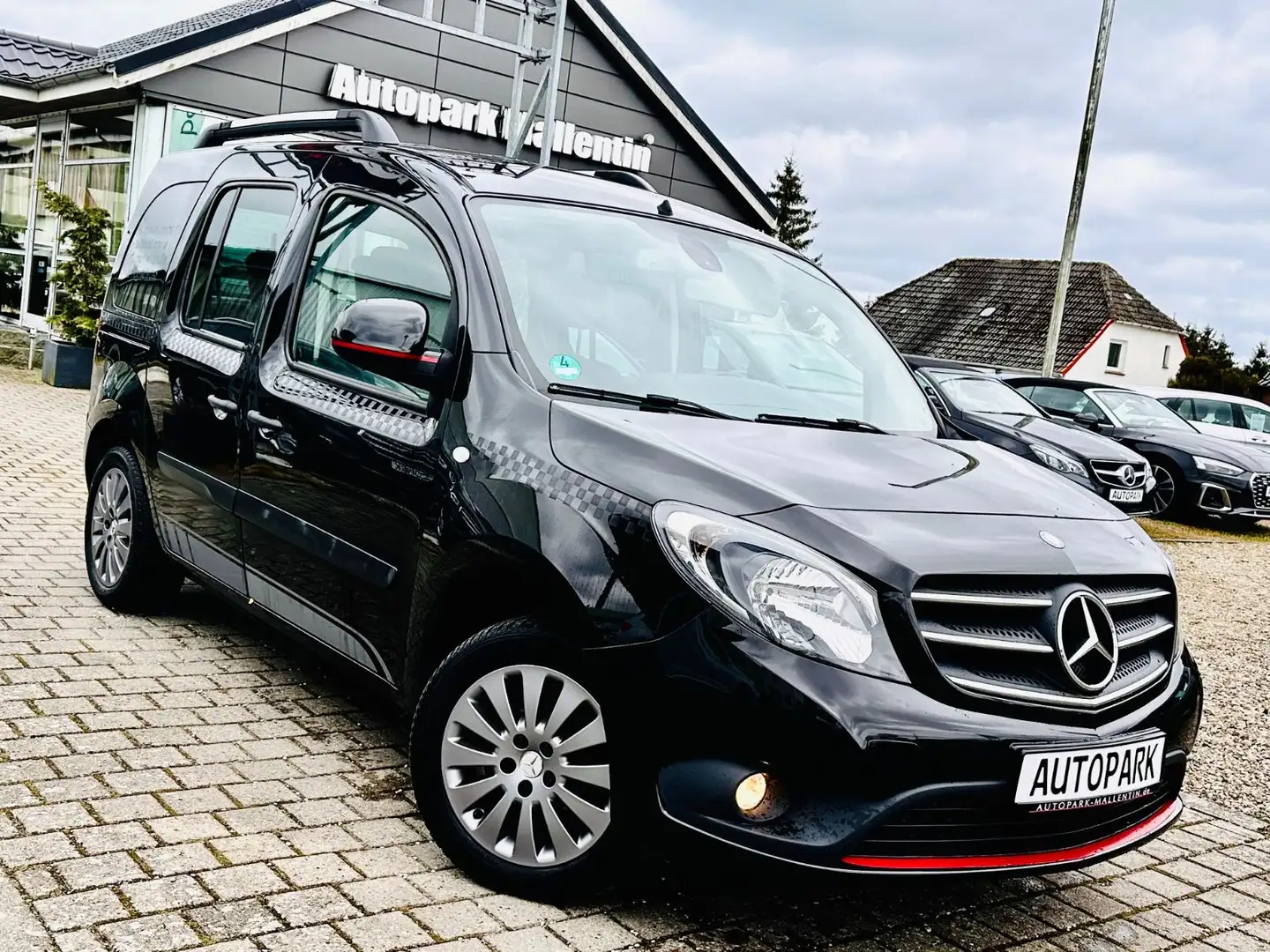 Mercedes-Benz Citan Kombi 111 CDI lang Tourer Edition *TAXI* Negro - 1
