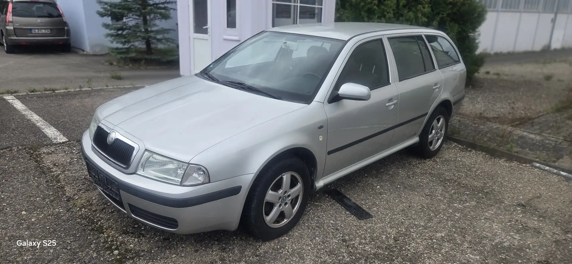 Skoda Octavia 1.8 20V Automatik GETRIEBE Grau - 1