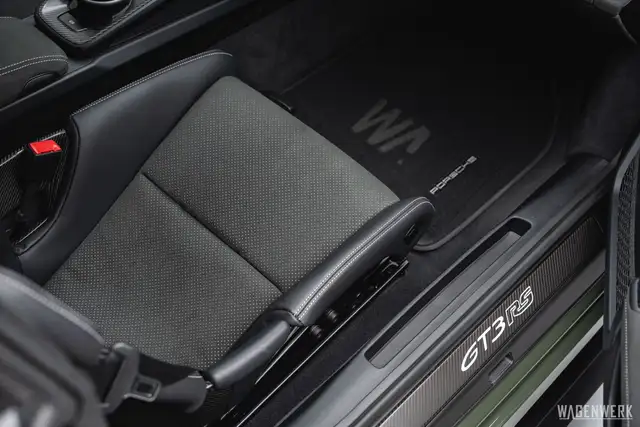 Porsche 992 GT3 RS PTS BLACKOLIV PCCB WEISSACH LIFT CLUBSPORT Ansicht 37