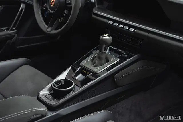 Porsche 992 GT3 RS PTS BLACKOLIV PCCB WEISSACH LIFT CLUBSPORT Ansicht 47