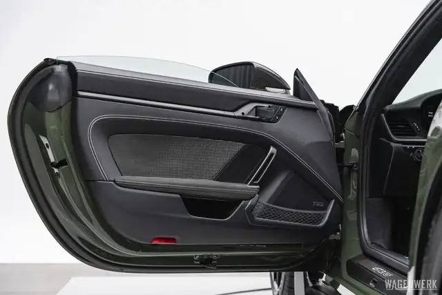 Porsche 992 GT3 RS PTS BLACKOLIV PCCB WEISSACH LIFT CLUBSPORT Ansicht 29