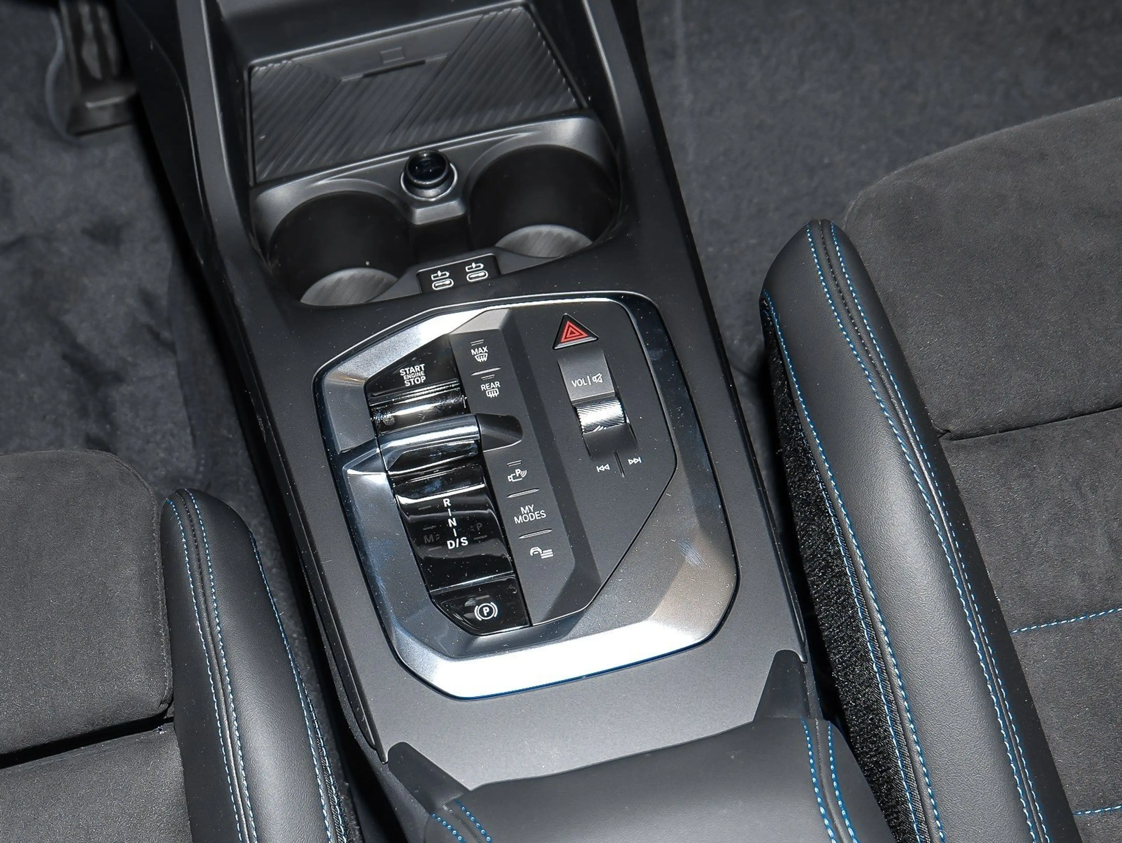 BMW 216 M Sport PANO RFK NAVI LED PDC V+H DAB Klima — photo 12