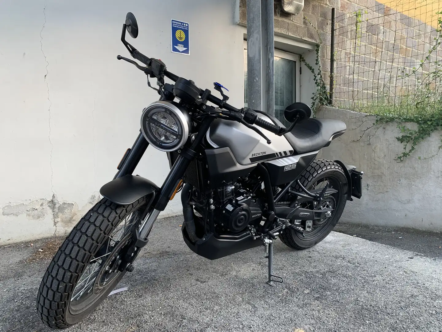 Brixton Crossfire 125 LC - 2