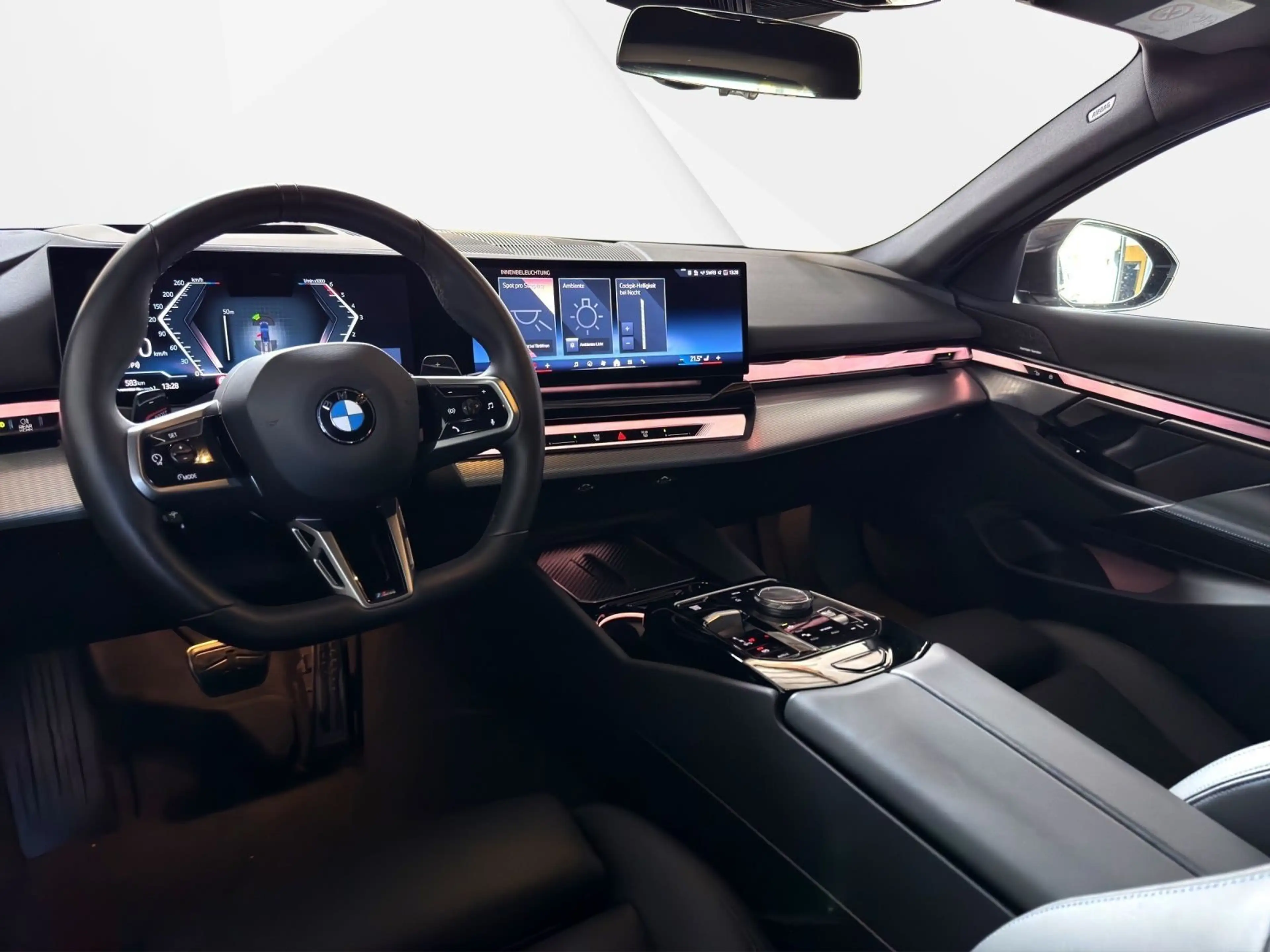 BMW 540 d Touring xDrive M Sport Pro — photo 12