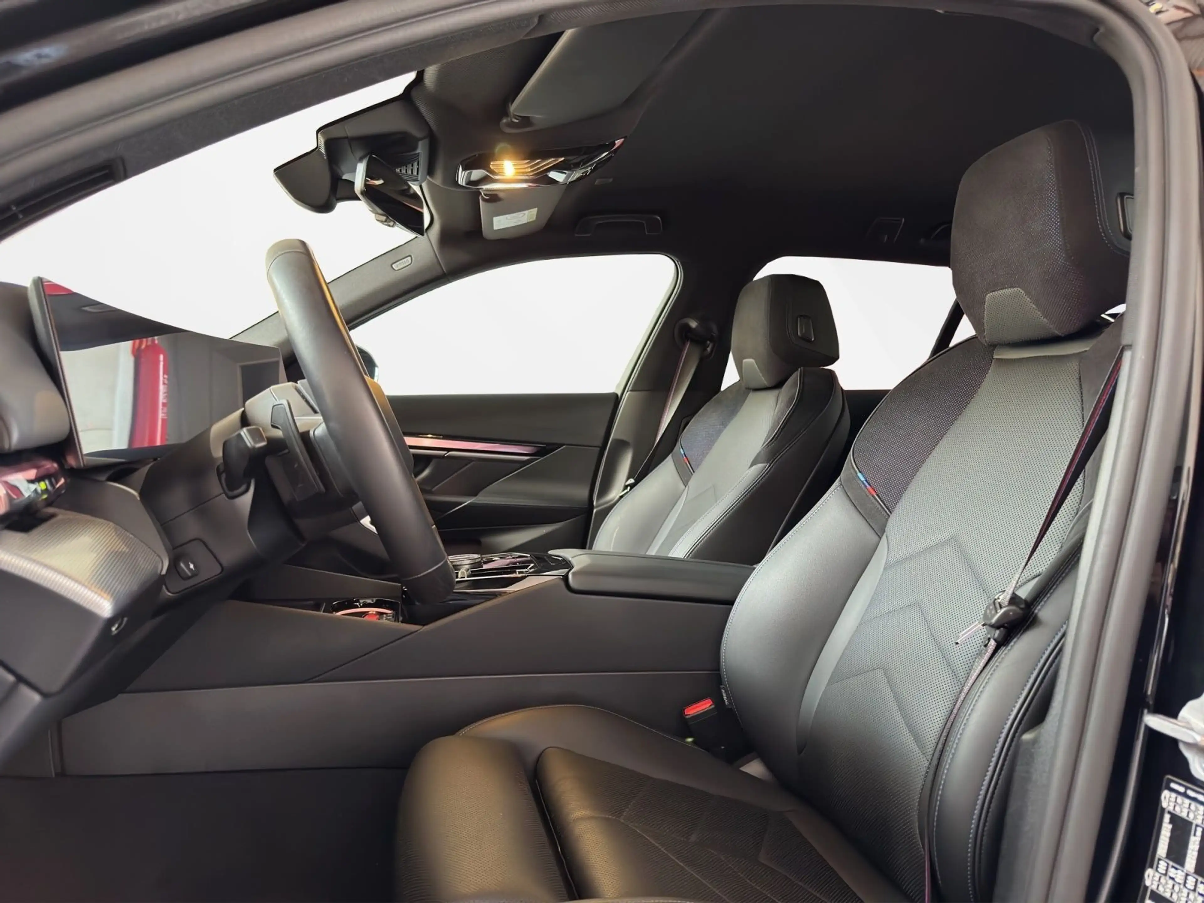 BMW 540 d Touring xDrive M Sport Pro — photo 9