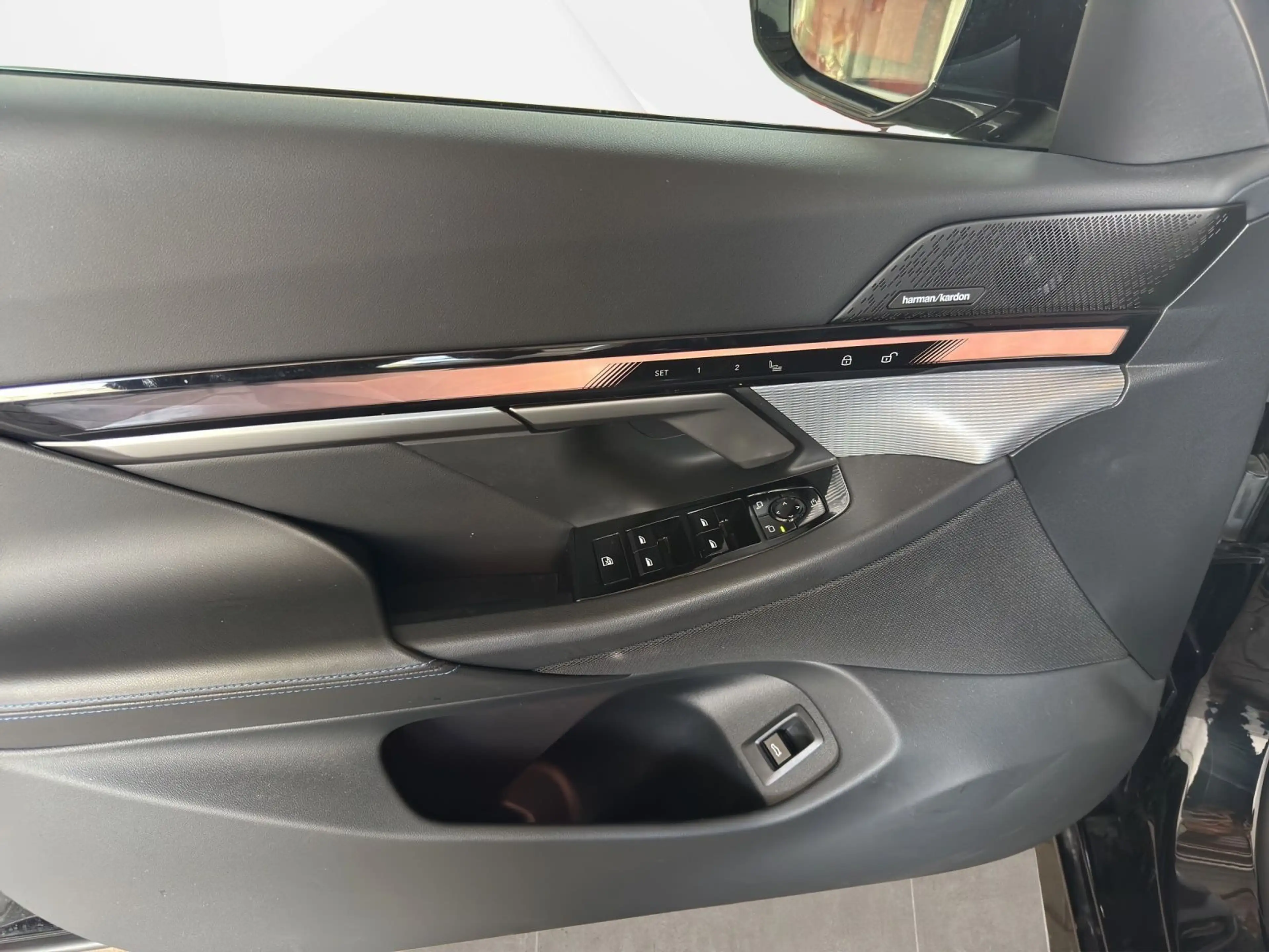 BMW 540 d Touring xDrive M Sport Pro — photo 14